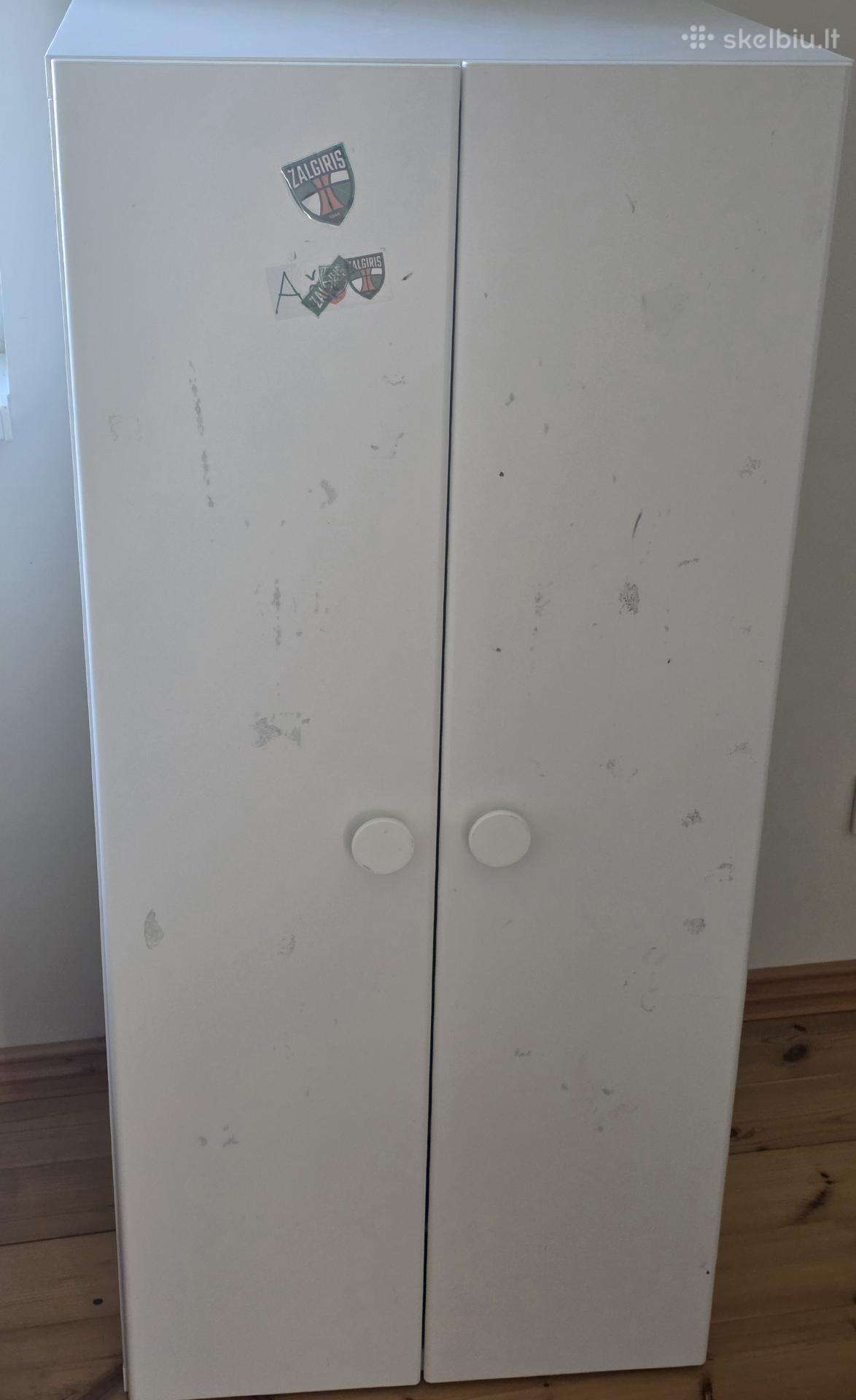 Dovanoju vaikišką spintą