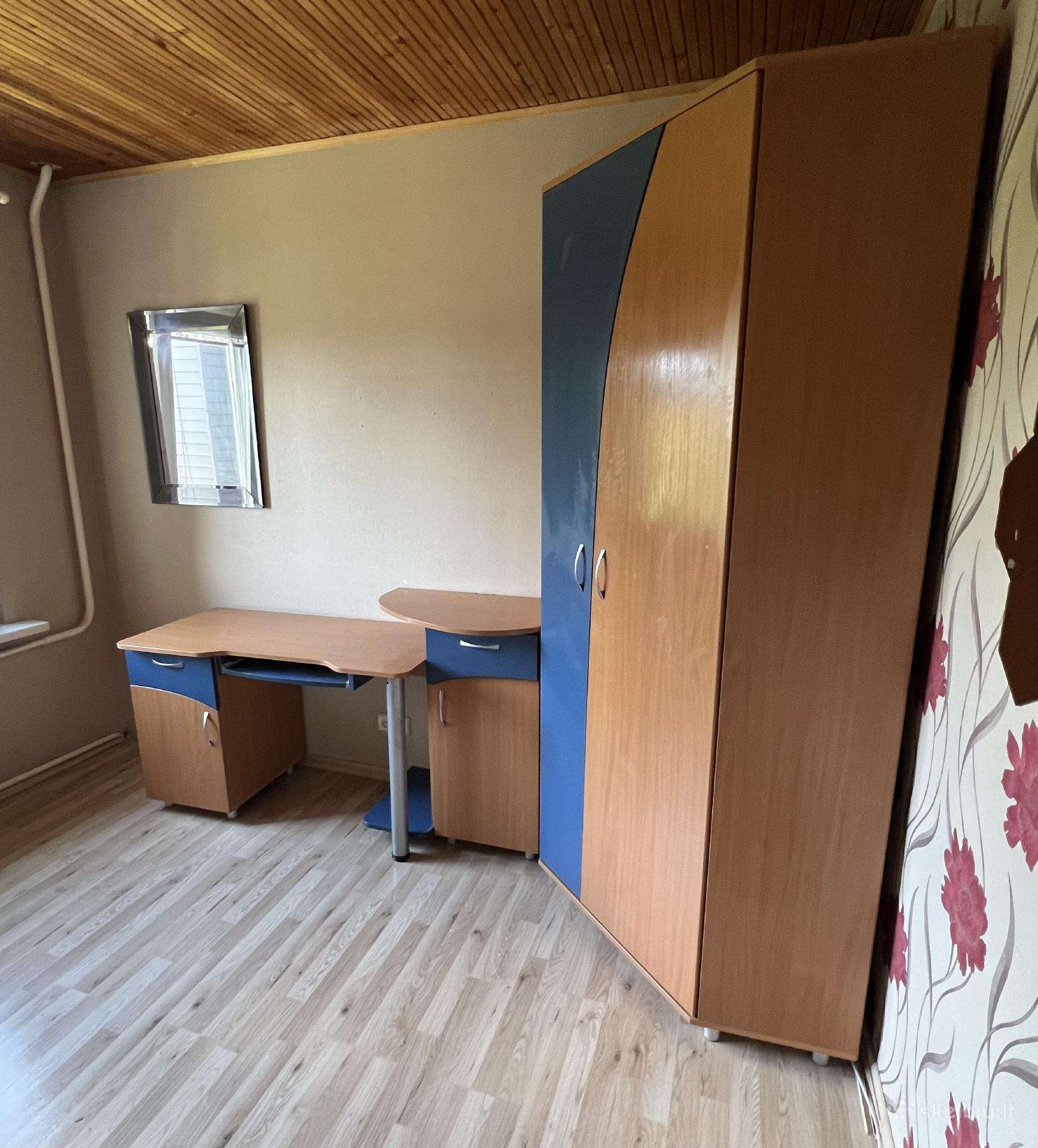 Stalo ir spintos komplektas