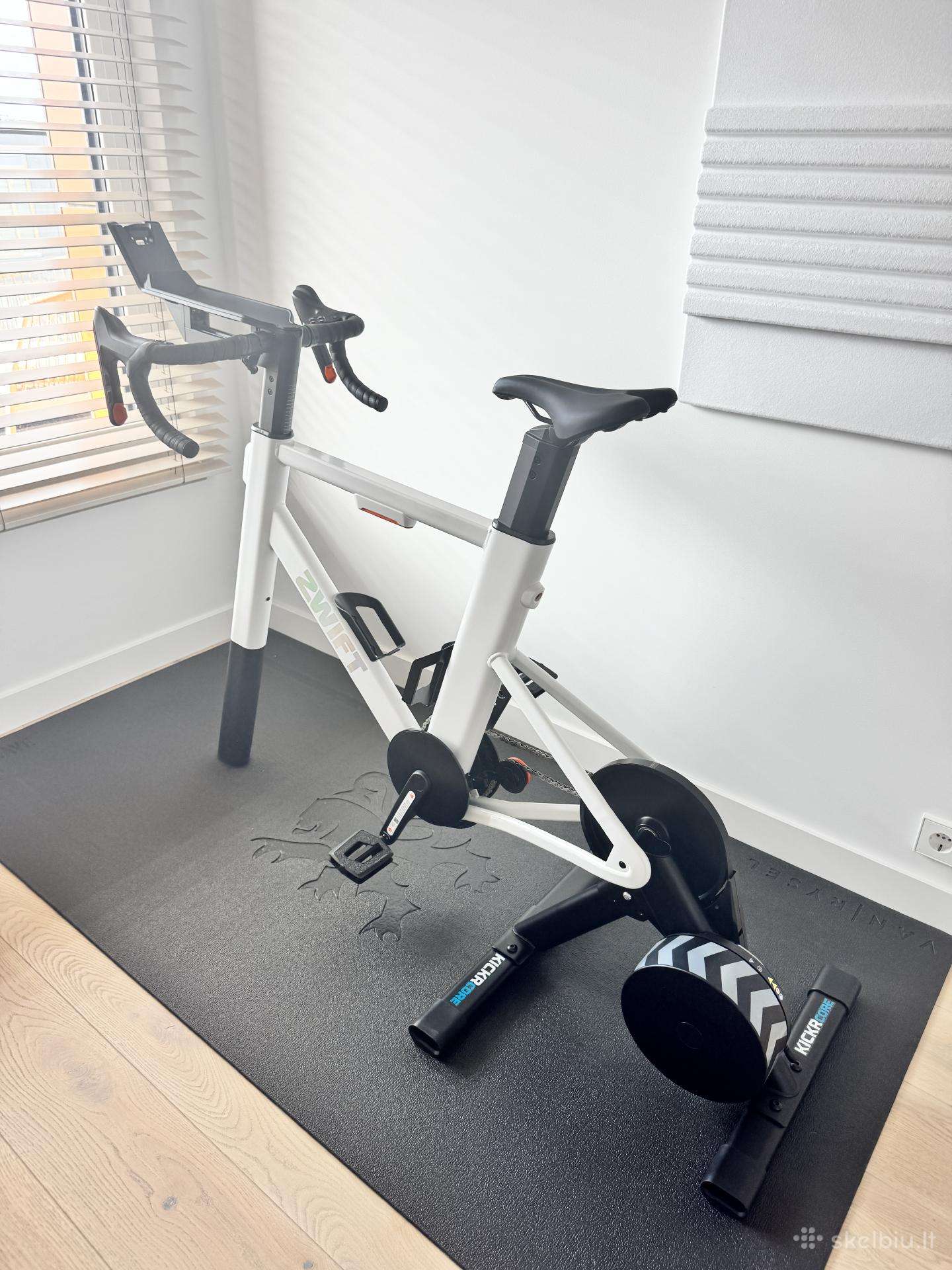 Zwift Ride with Kickr Core 2 su priedais