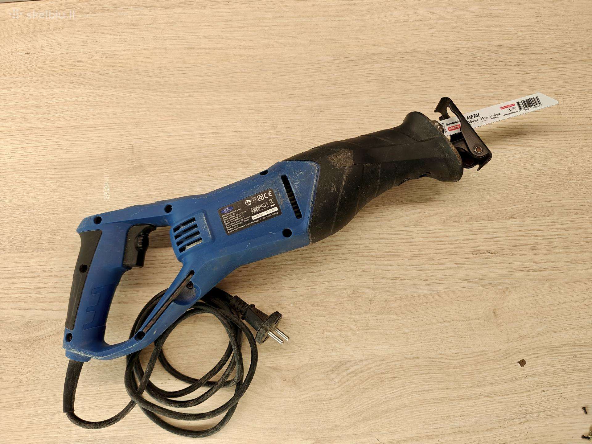 Tiesinis pjūklas 800w
