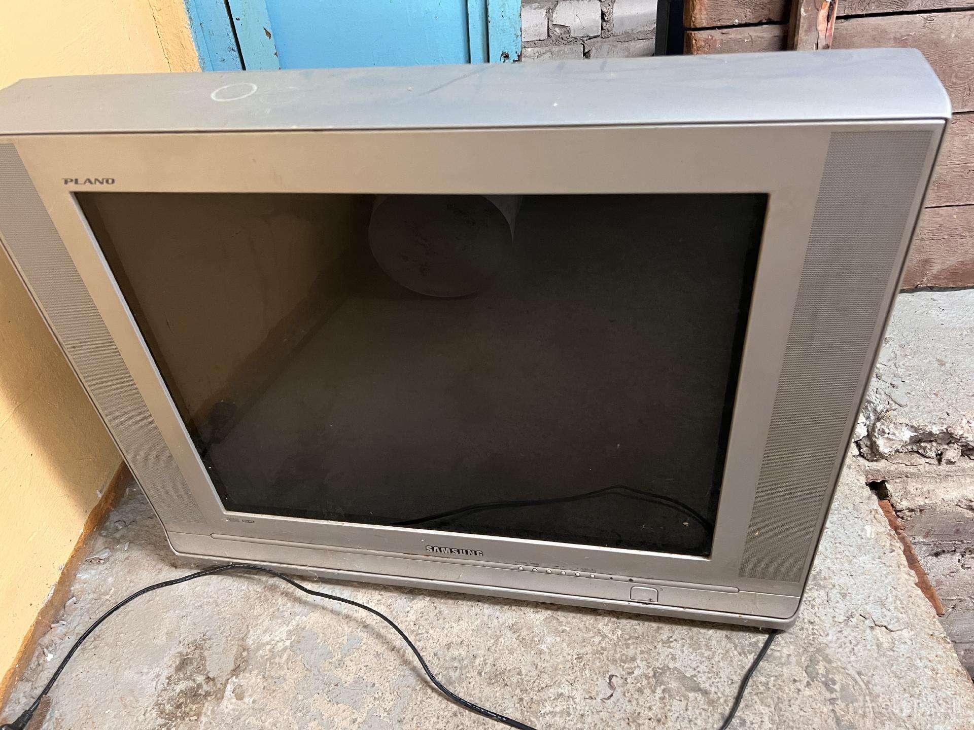 2 x Televizoriai