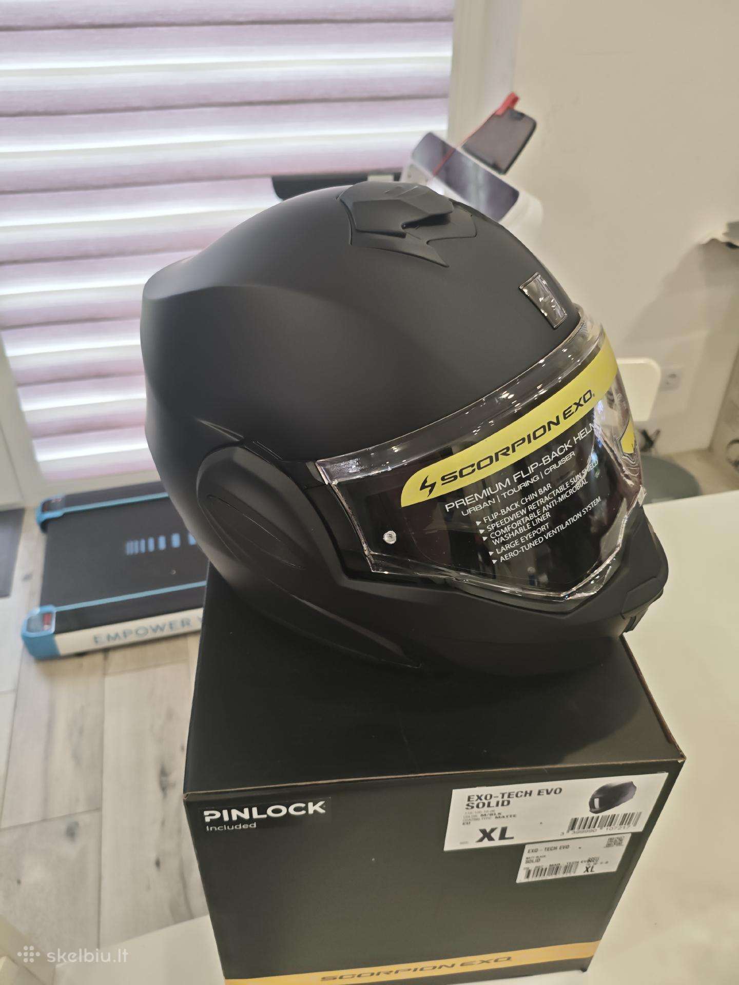 Scorpion Exo- Tech EVO Solid šalmas.