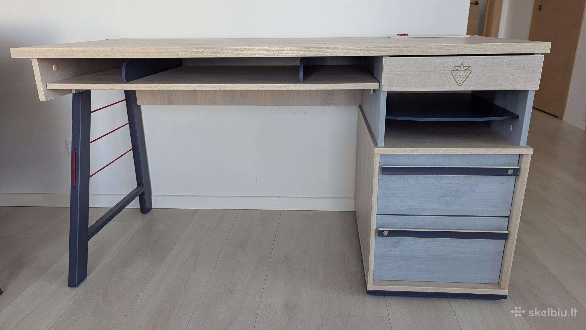 Rašomasis stalas 1410x640 vaikui/jaunuoliui