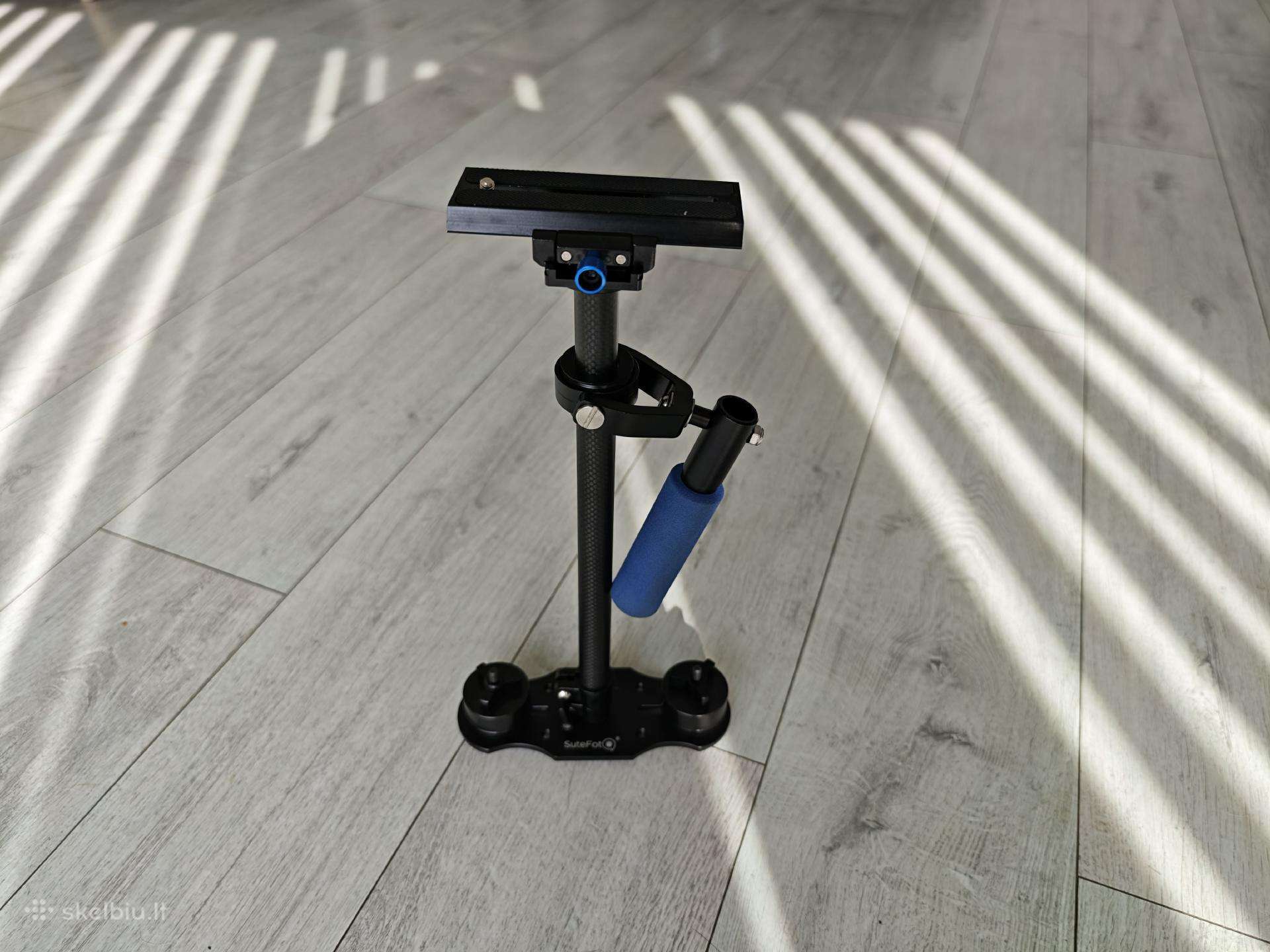 Rankinis kameros stabilizatorius - Steadicam