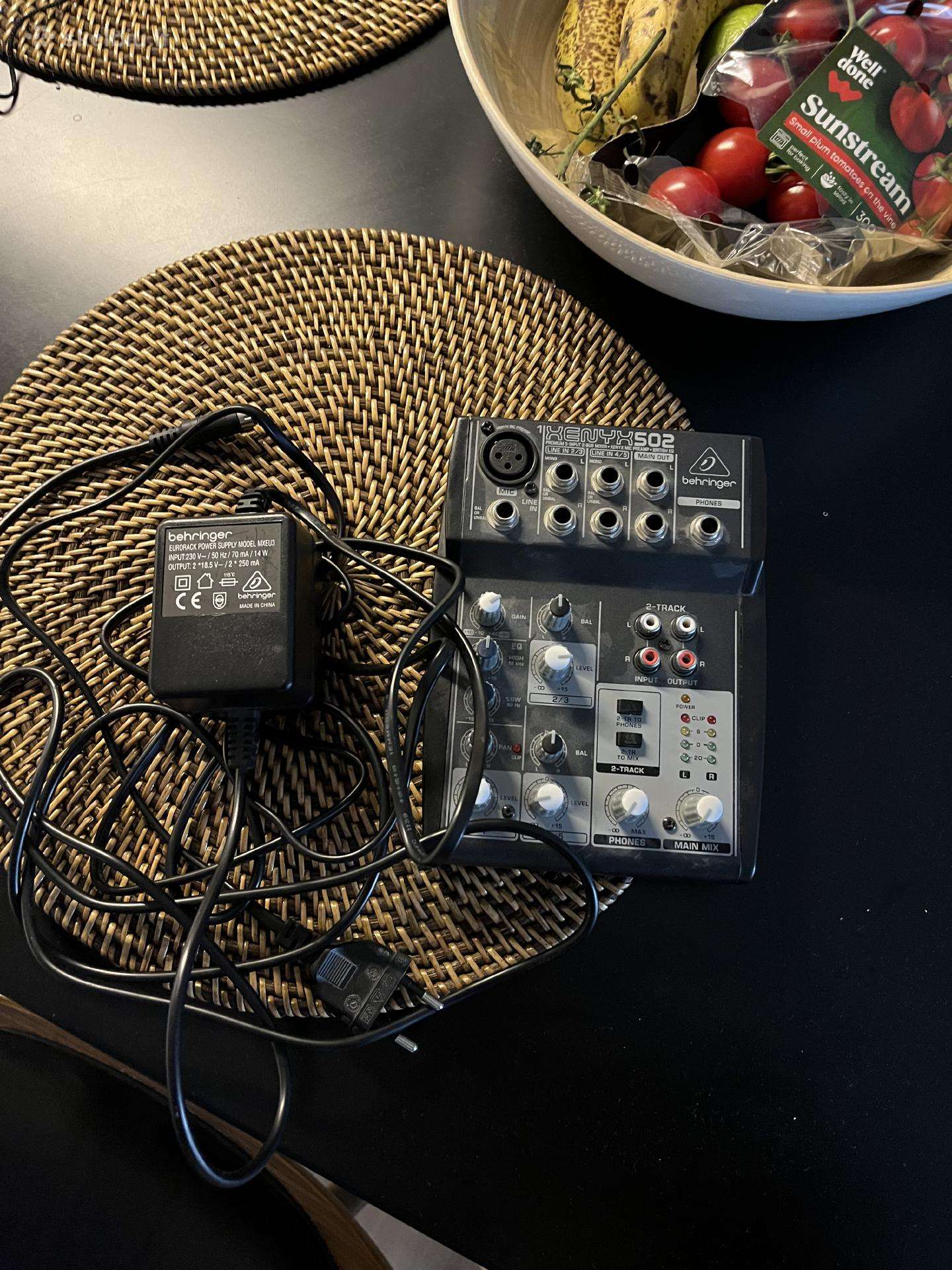 Behringer xenyx 502