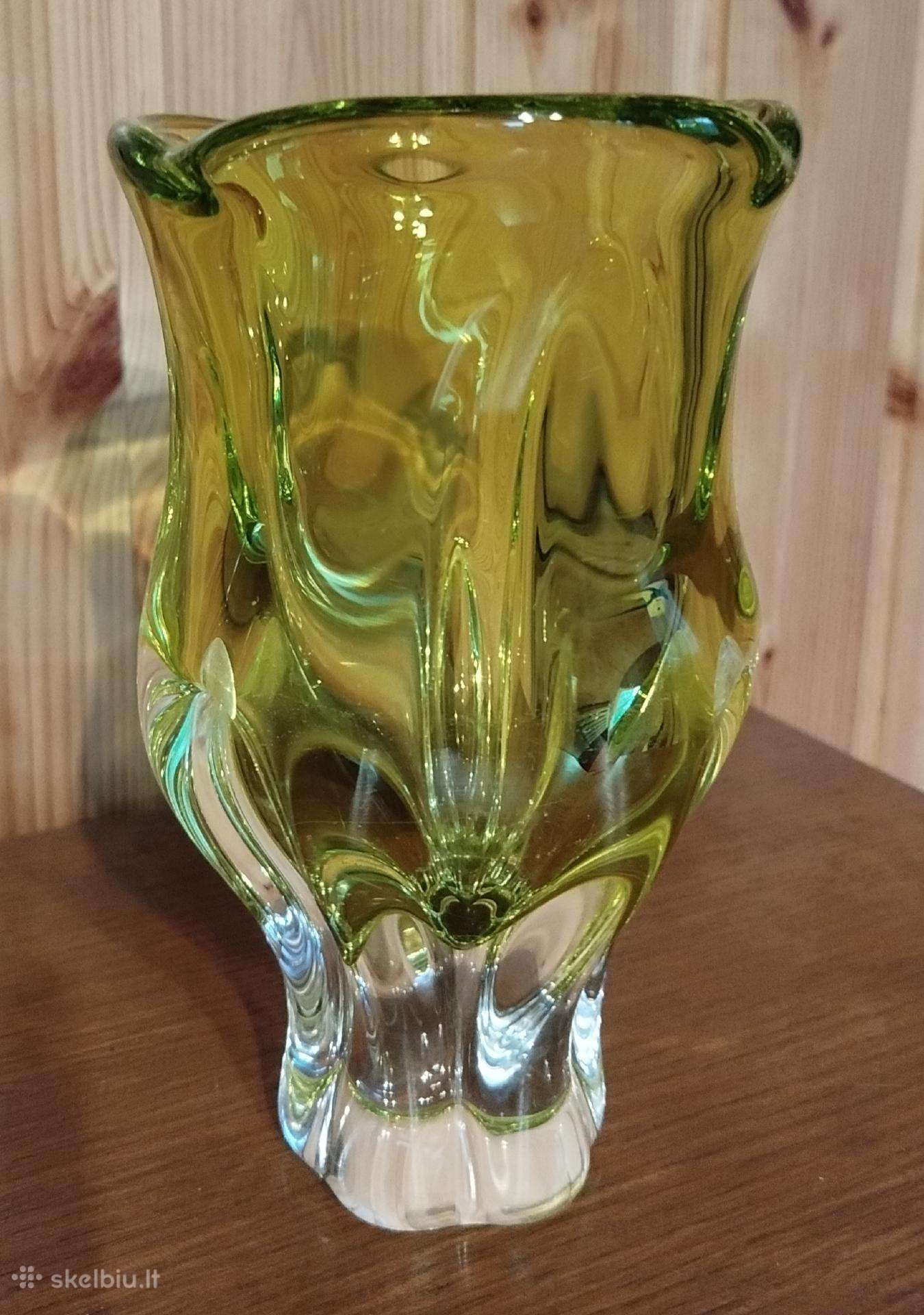Vintažinė storo stiklo vaza