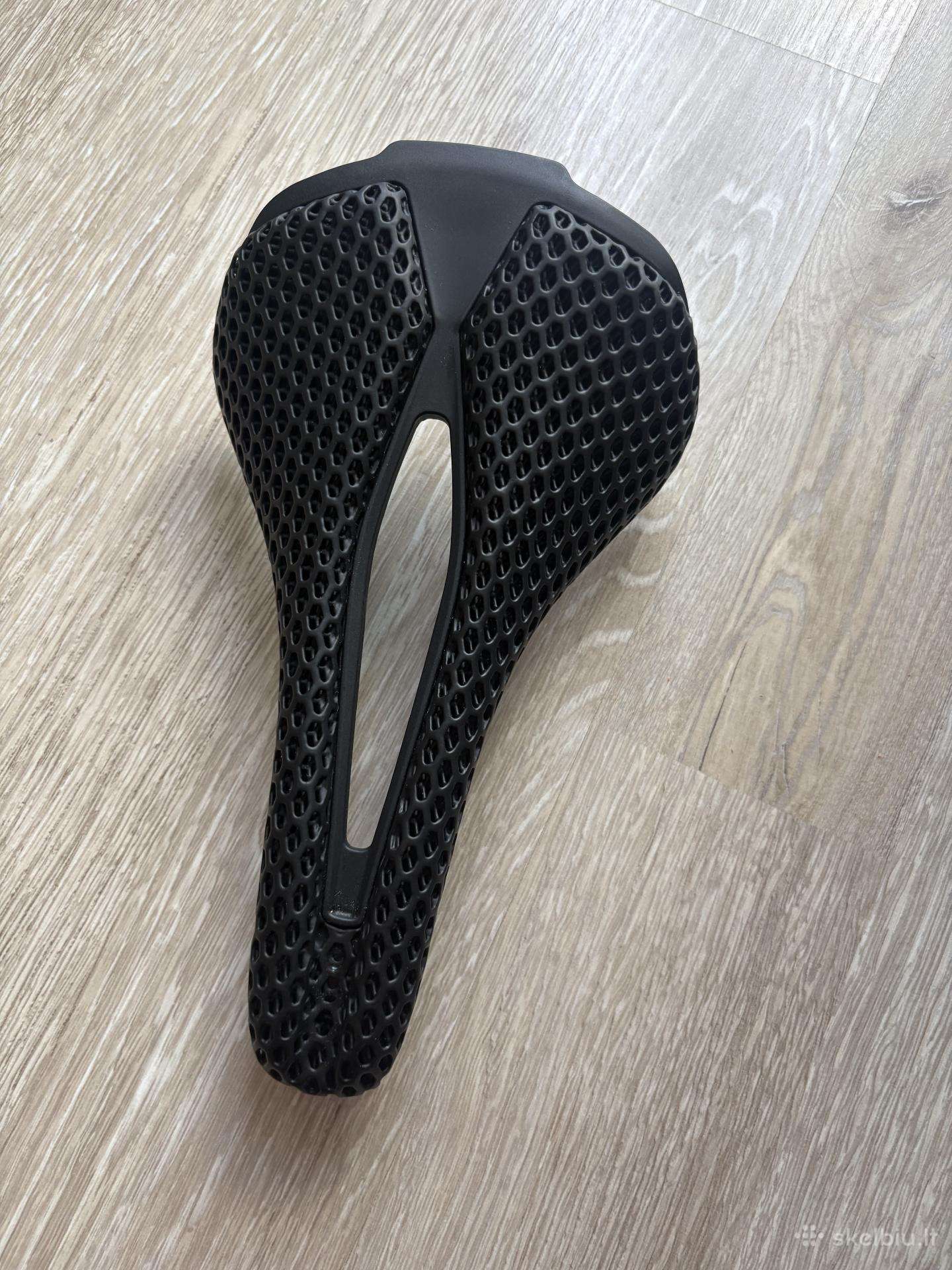 Dviracio sedyne su 3 D spauda