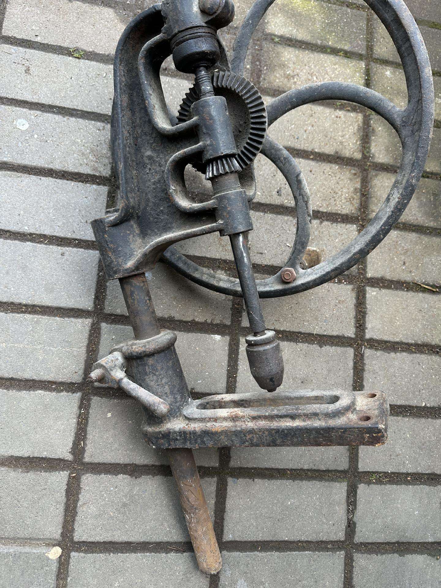 Senovinės gręžimo staklės