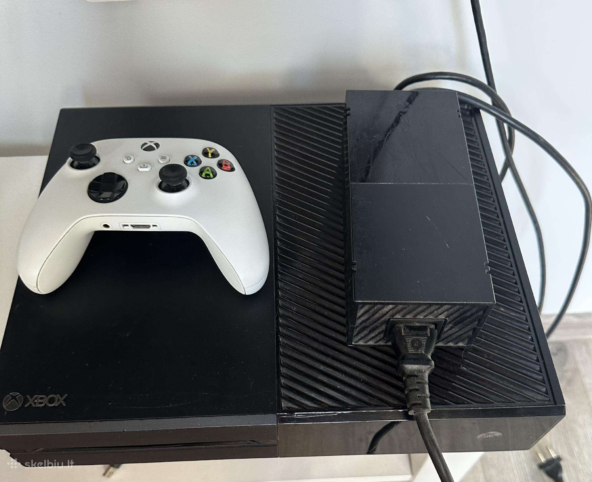 Xbox one su pulteliu ir žaidimais