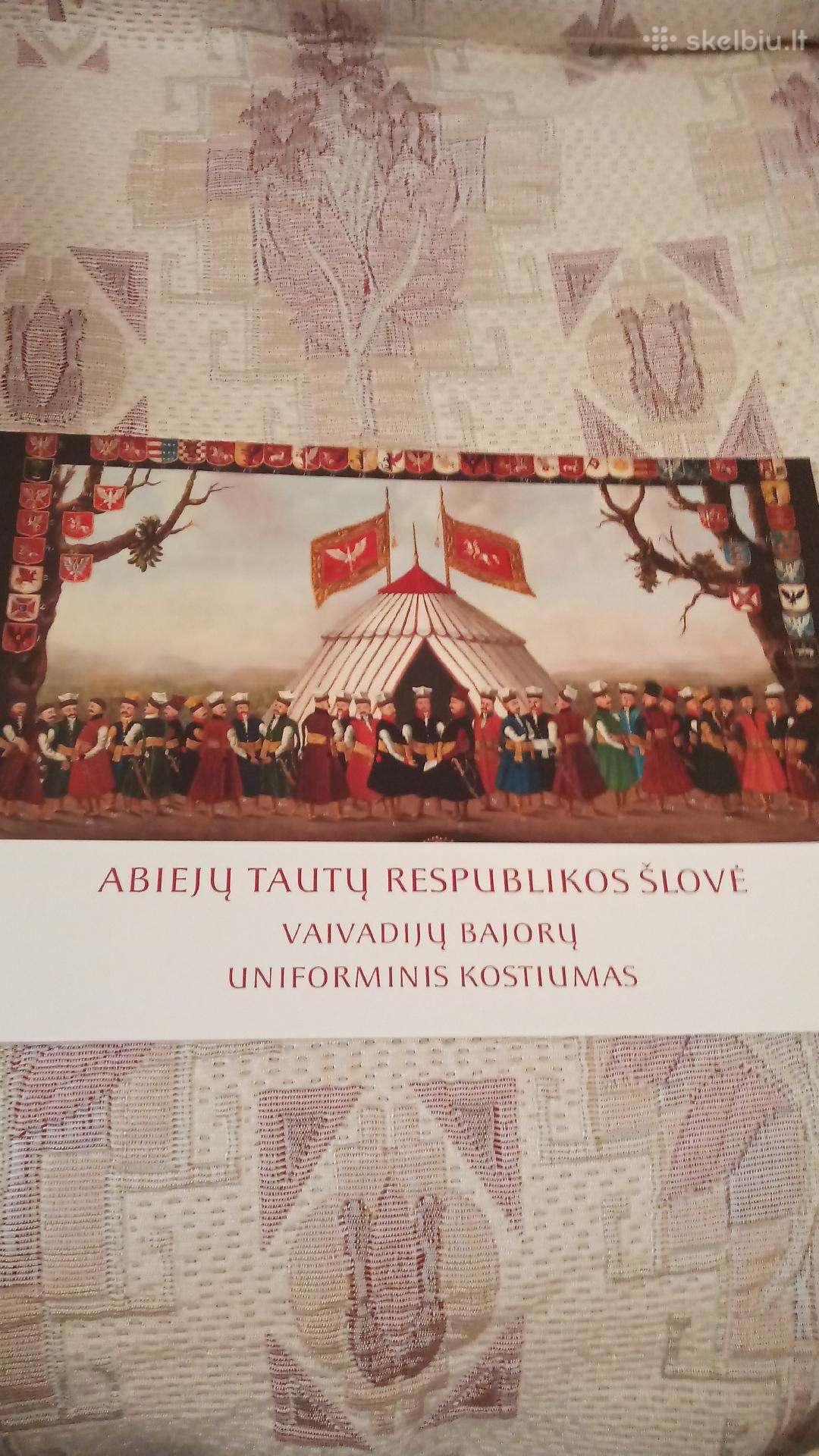 Vaivadijų bajorų uniforminis kostiumas