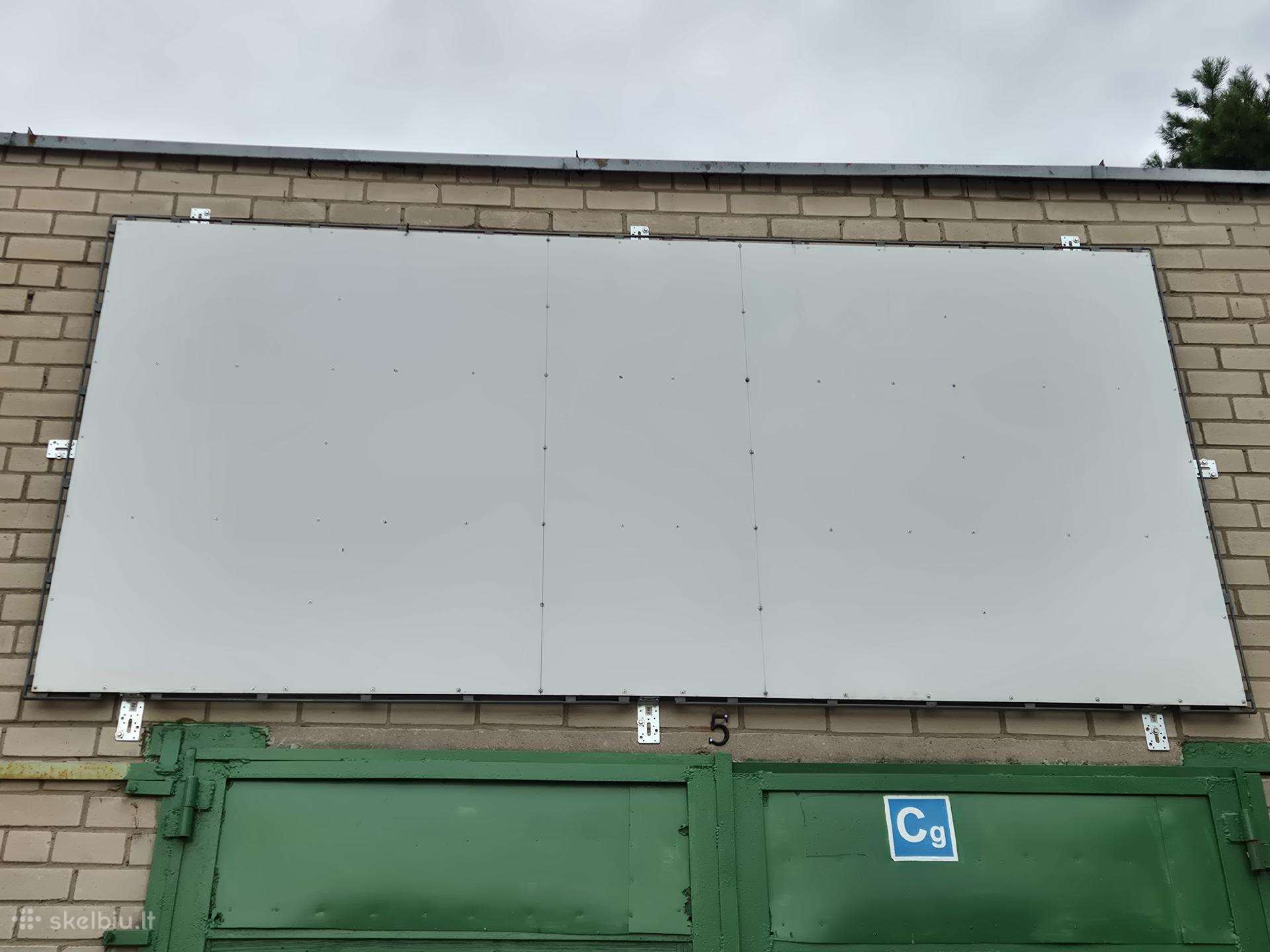 Mazai naudotas stendas reklamai