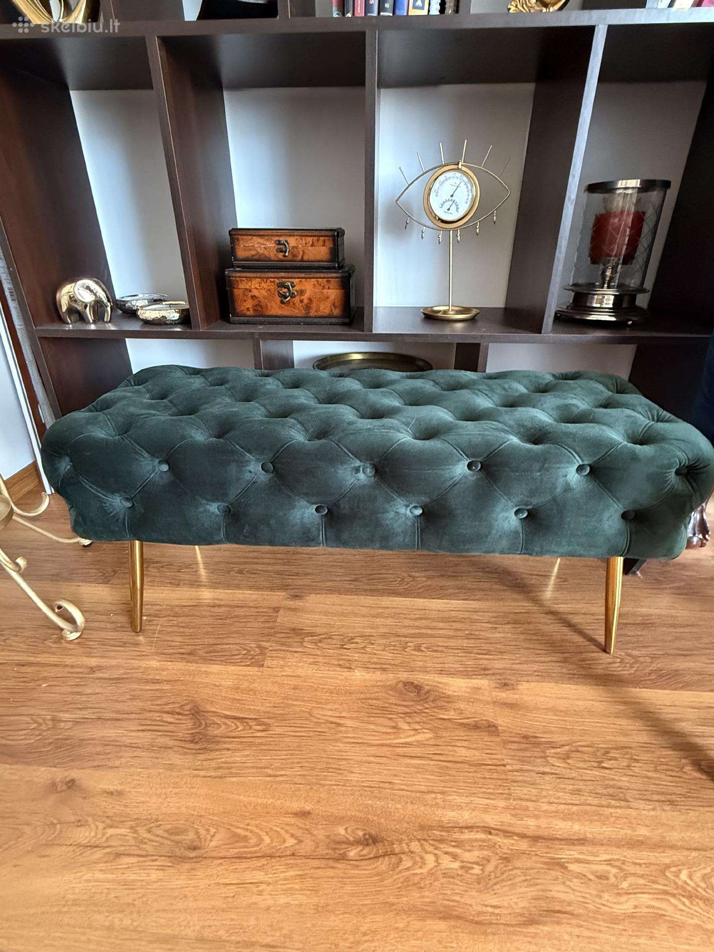 Smaragdinis pufas-suoliukas Chesterfield stiliaus