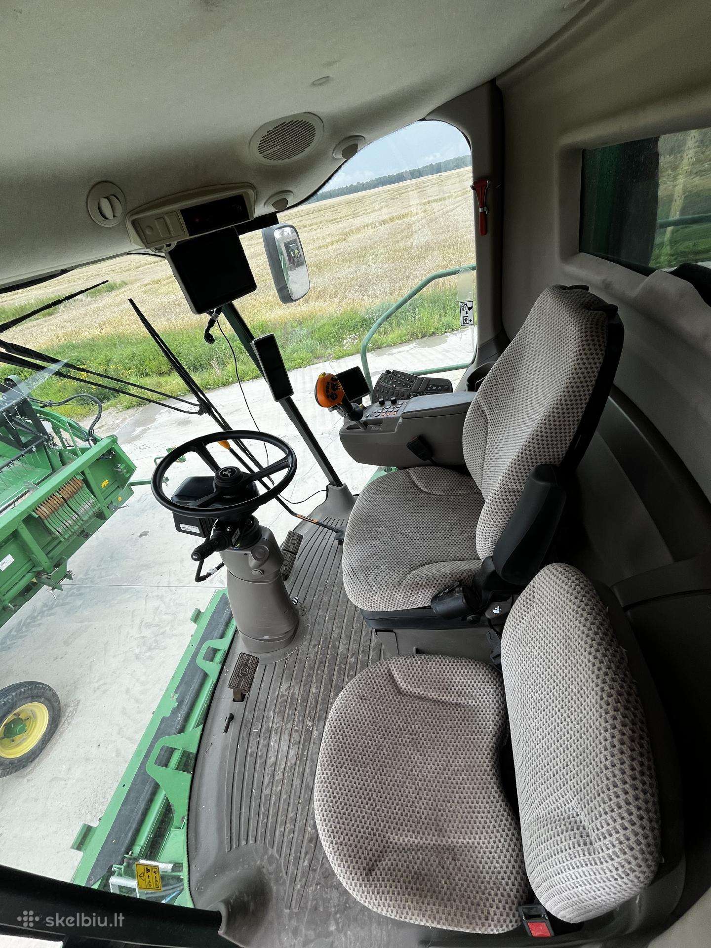 John Deere 540, combine harvesters