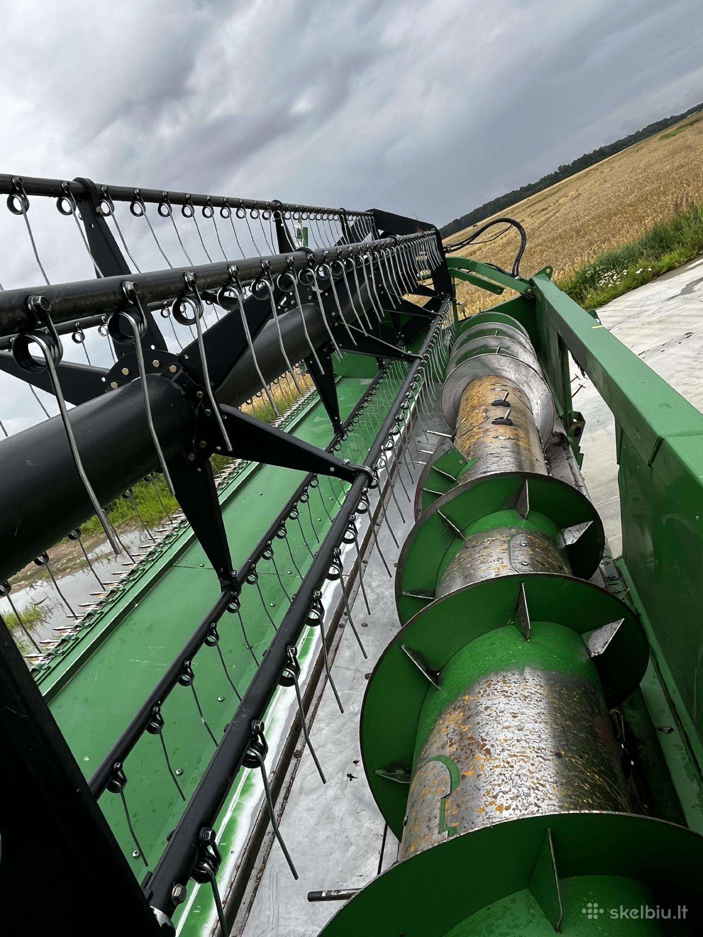 John Deere 540, combine harvesters