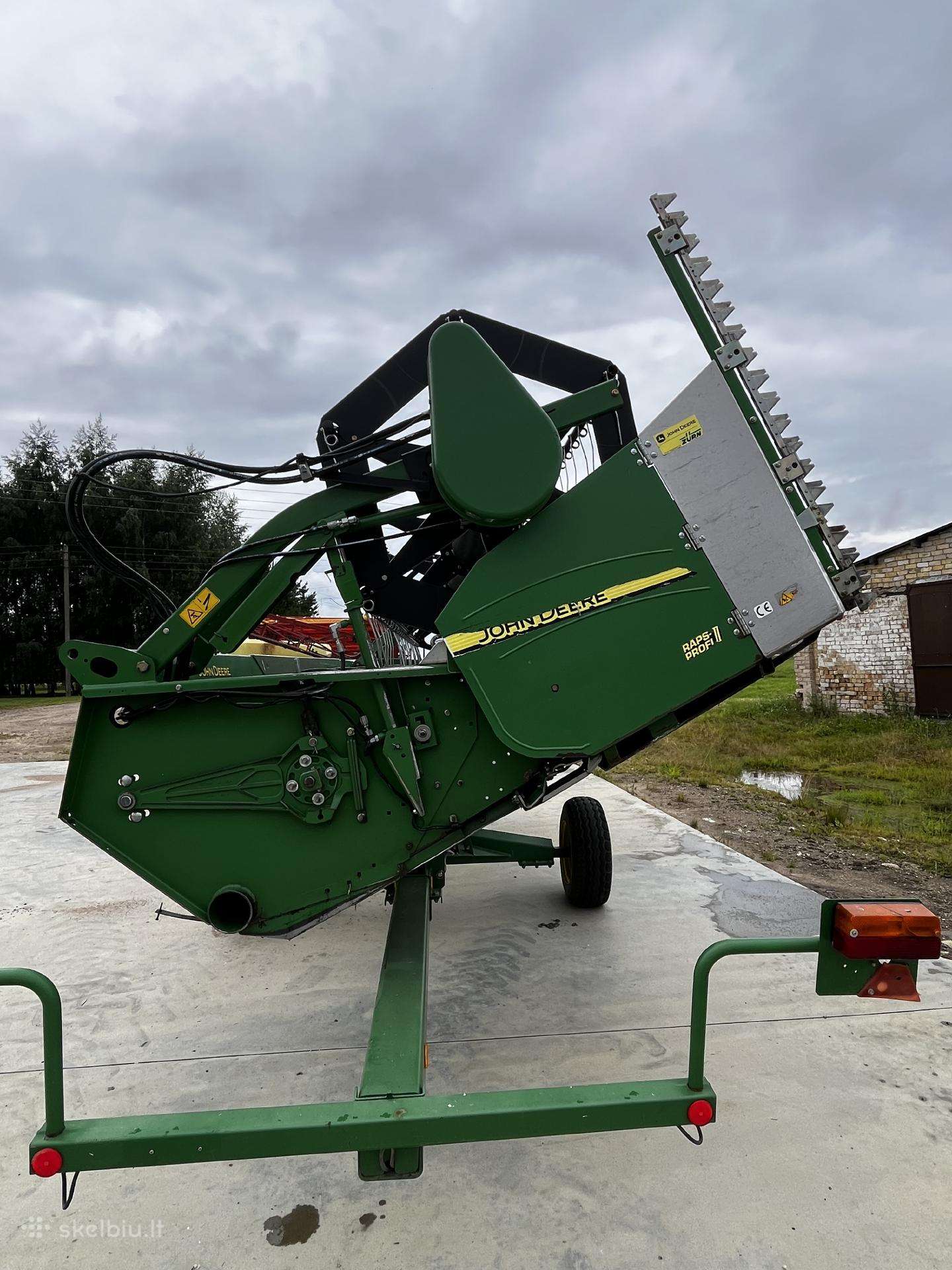 John Deere 540, combine harvesters