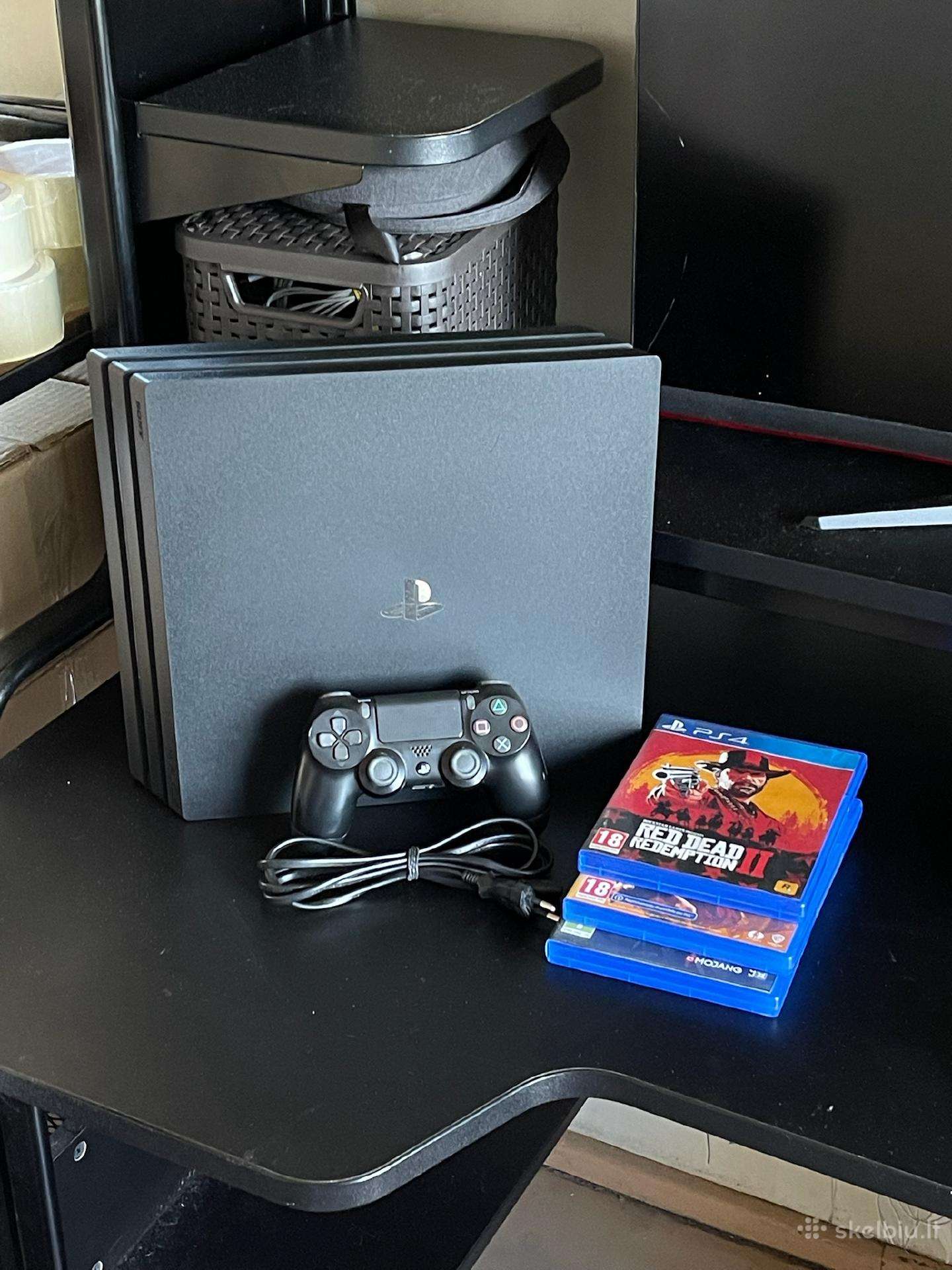 Sony Playstation 4 Pro, 1tb su priedais
