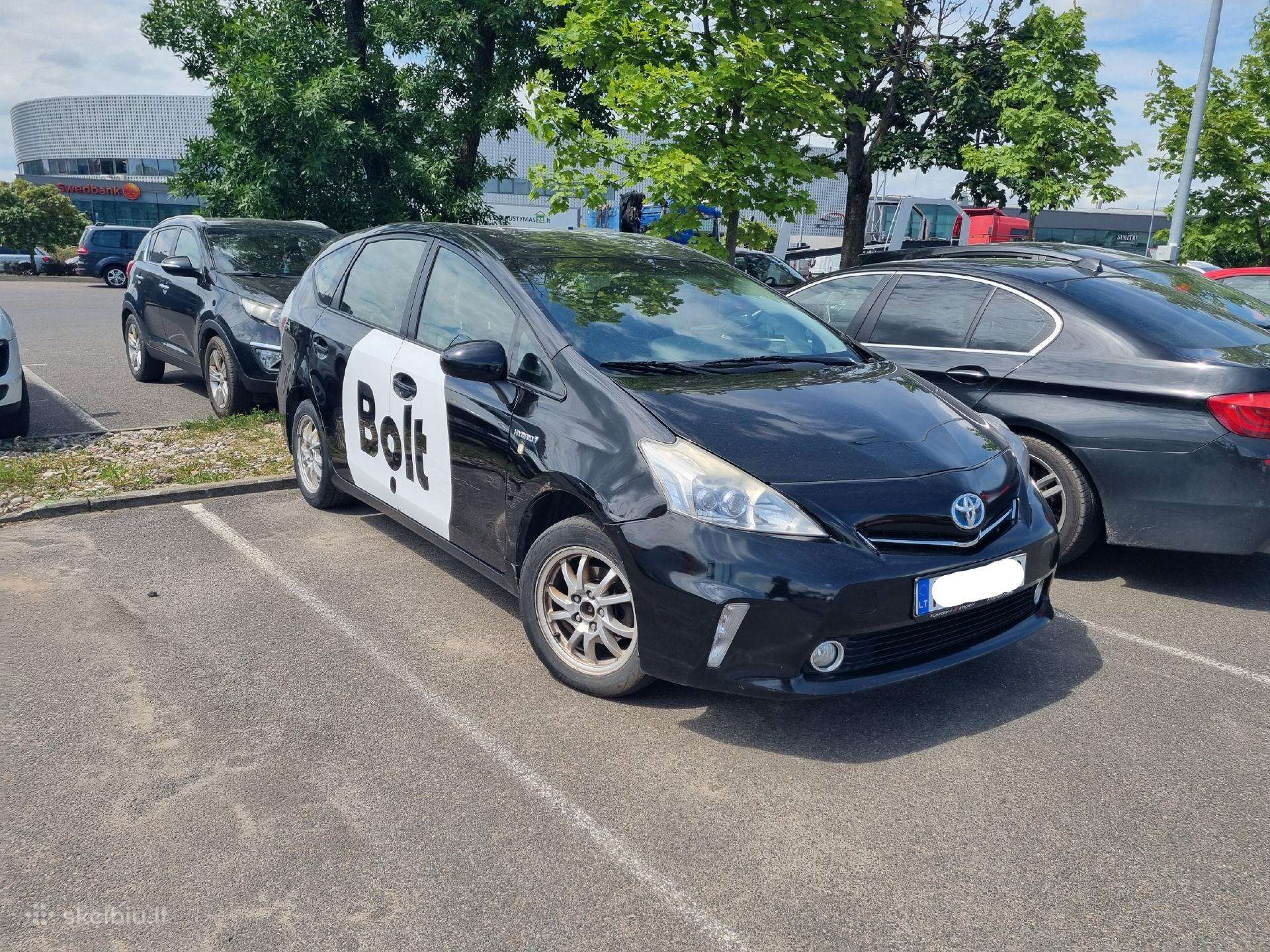 Toyota Prius+, Хэтчбек