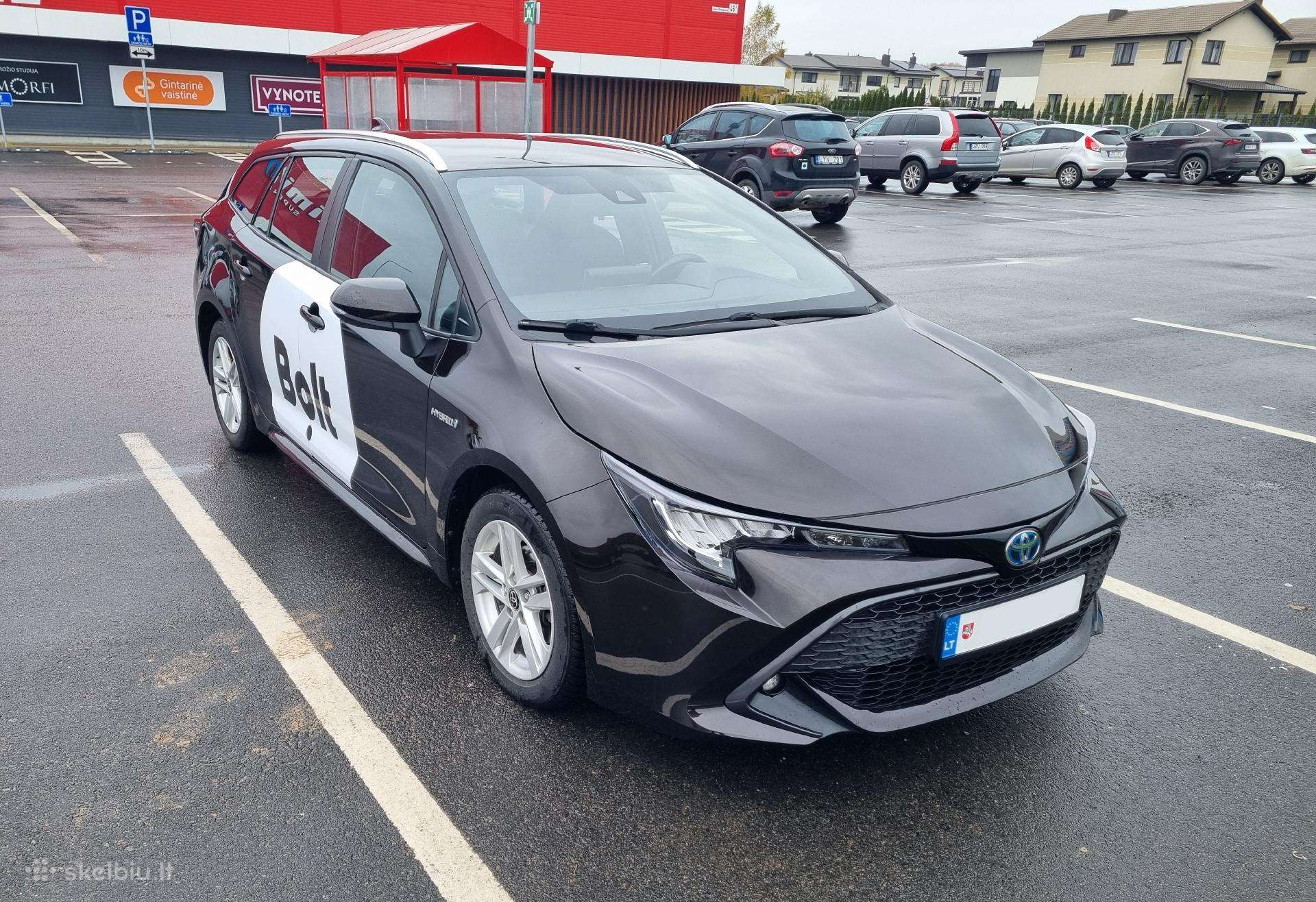 Toyota Prius+, Хэтчбек