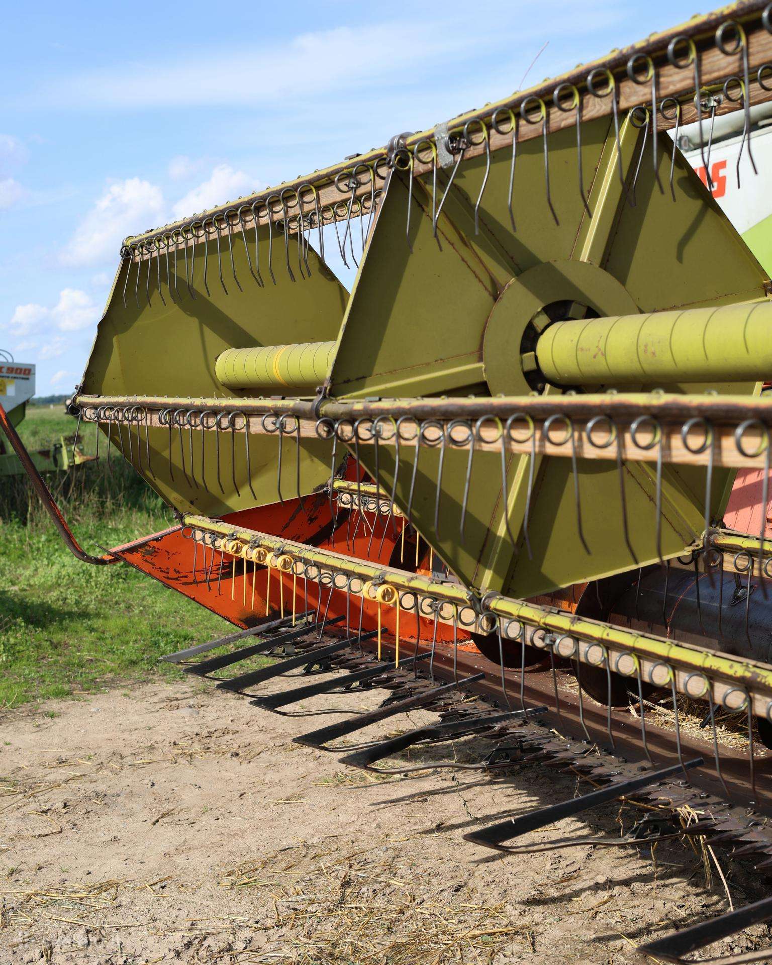 Dronningborg D7000, combine harvesters