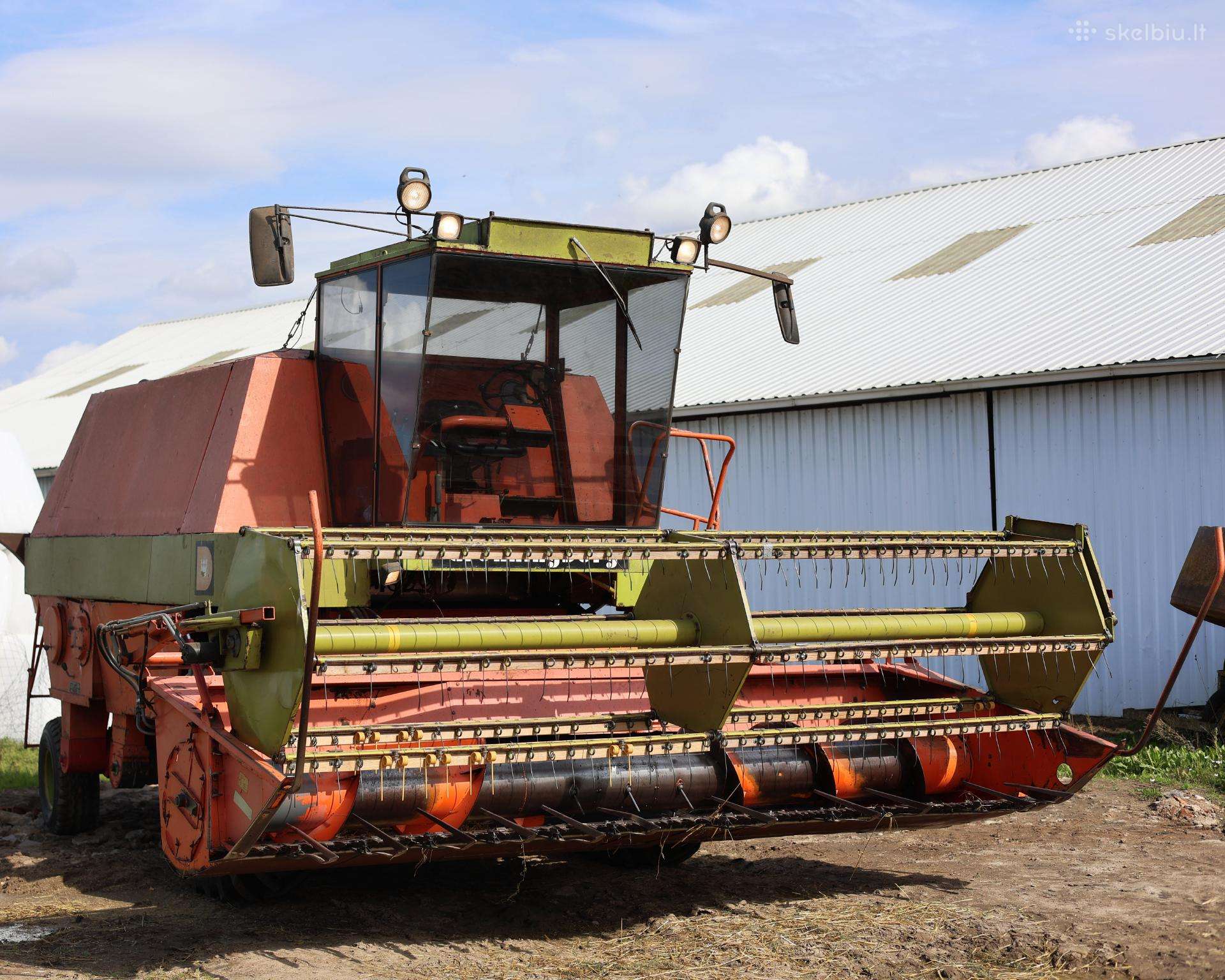 Dronningborg D7000, combine harvesters