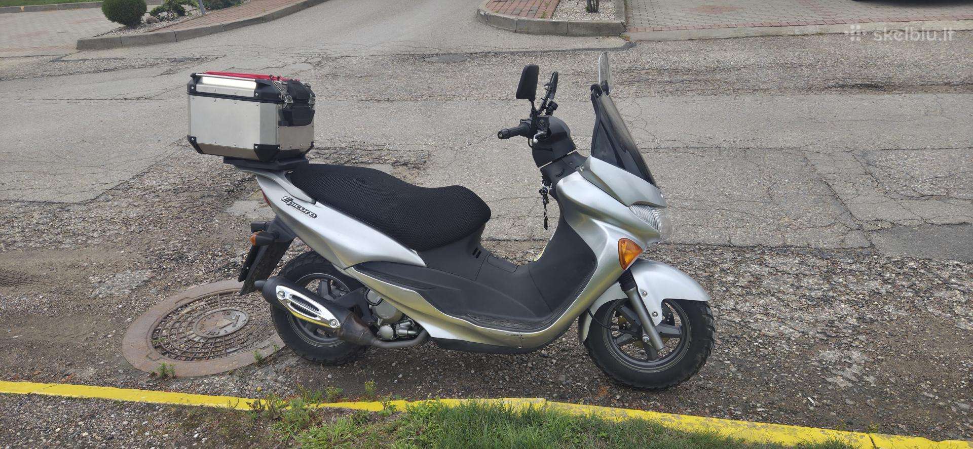 Suzuki -kita-, scooters / mopeds