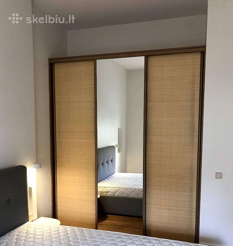 Slankiojančios spintos tik durys