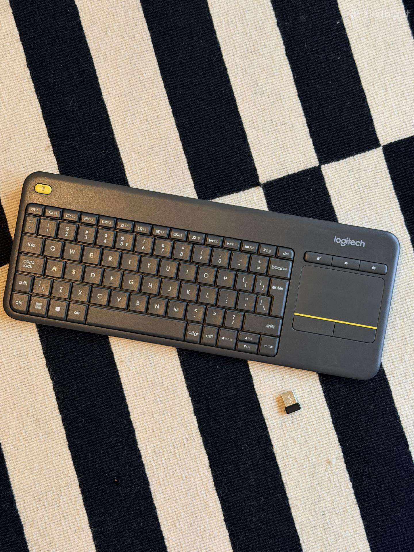 Logitech belaidė klaviatūra