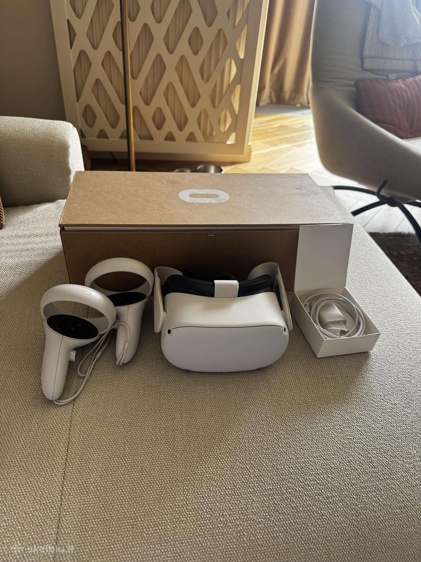 Meta Quest 2, Vr akiniai ir pulteliai
