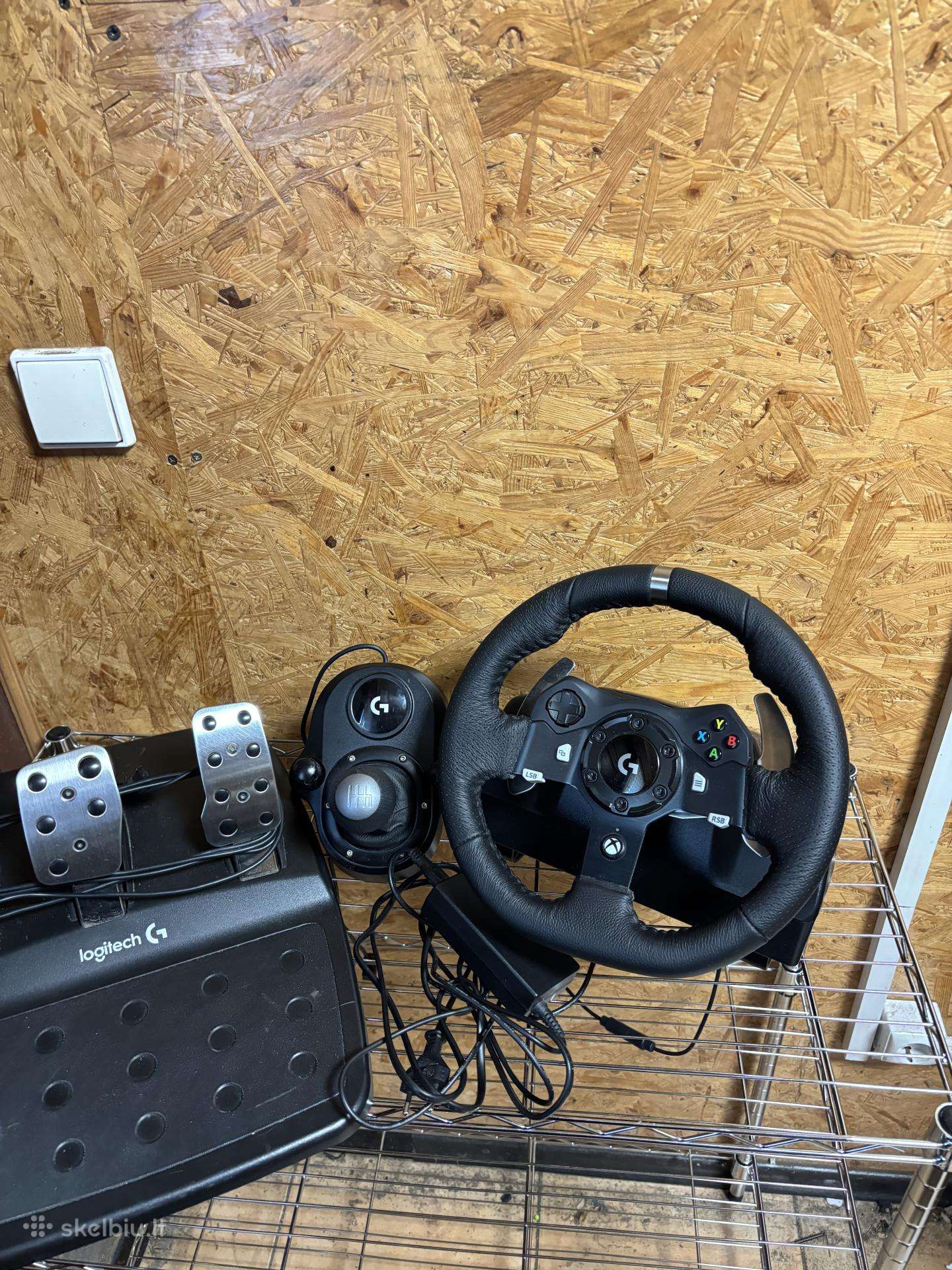 Logitech G920 + Driving Force Shifter