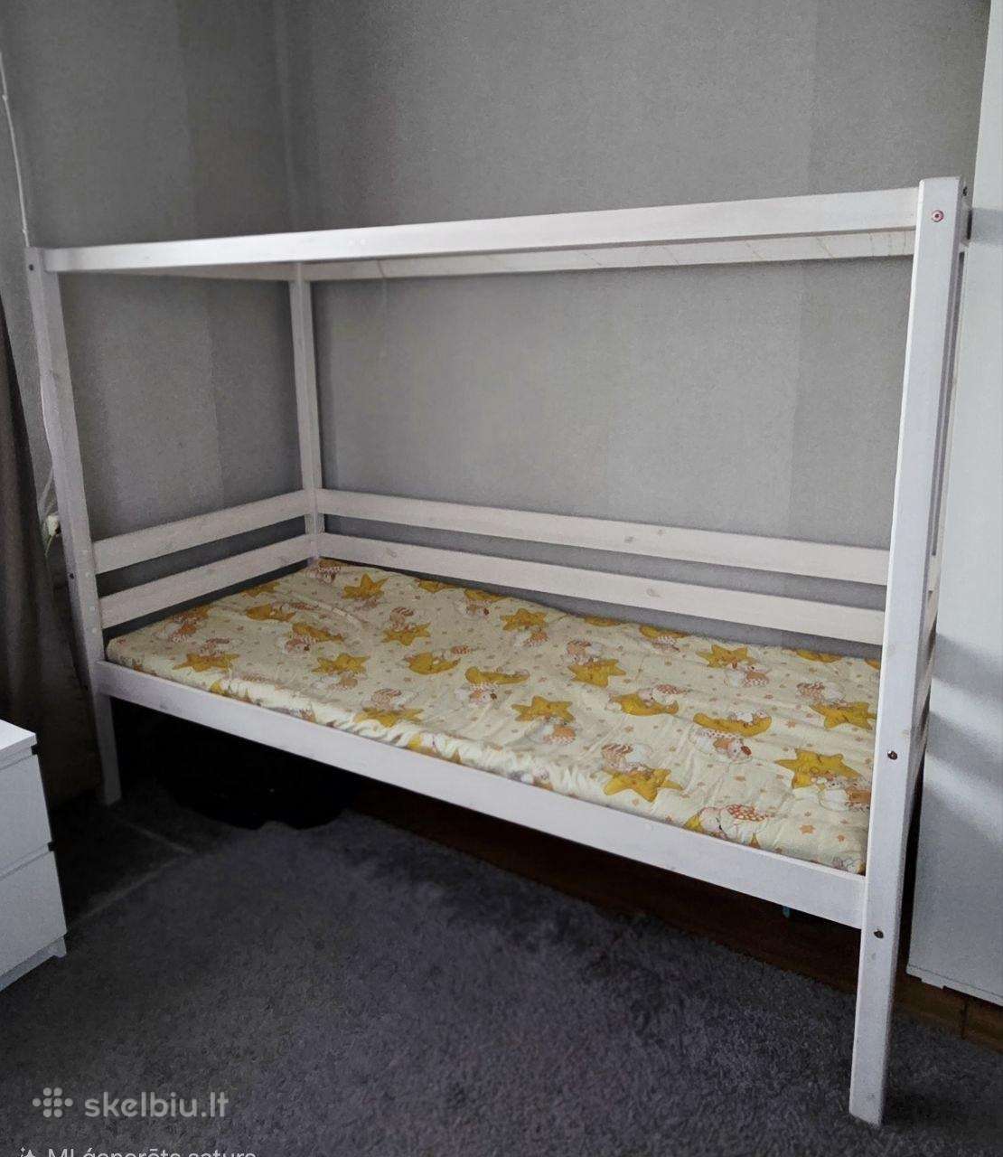 Parduodu medinė lovą su čiužiniu