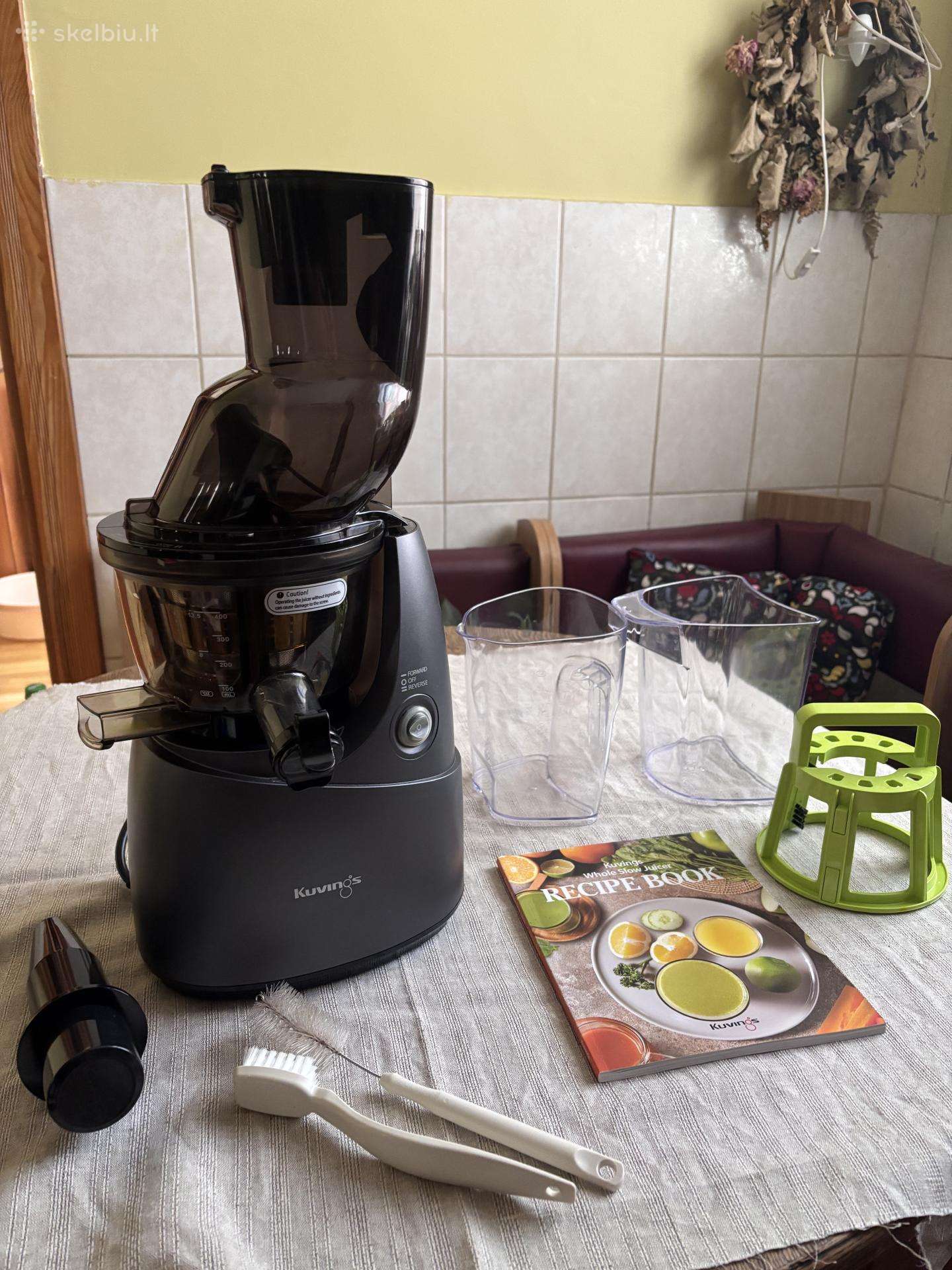 Kuvings B8200 lėtaeigė šalto spaudimo sulčiaspaudė