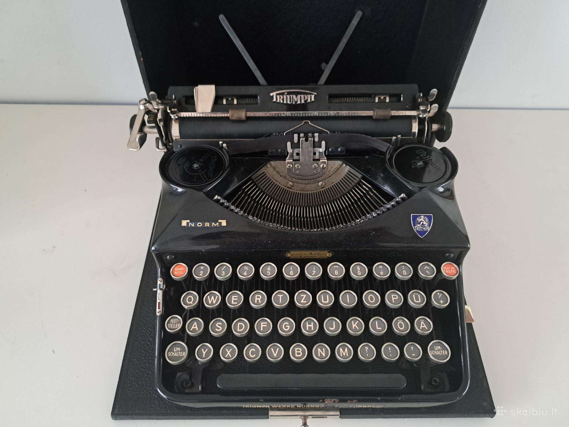 Antikvarine Triumph spausdinimo masinele 1939