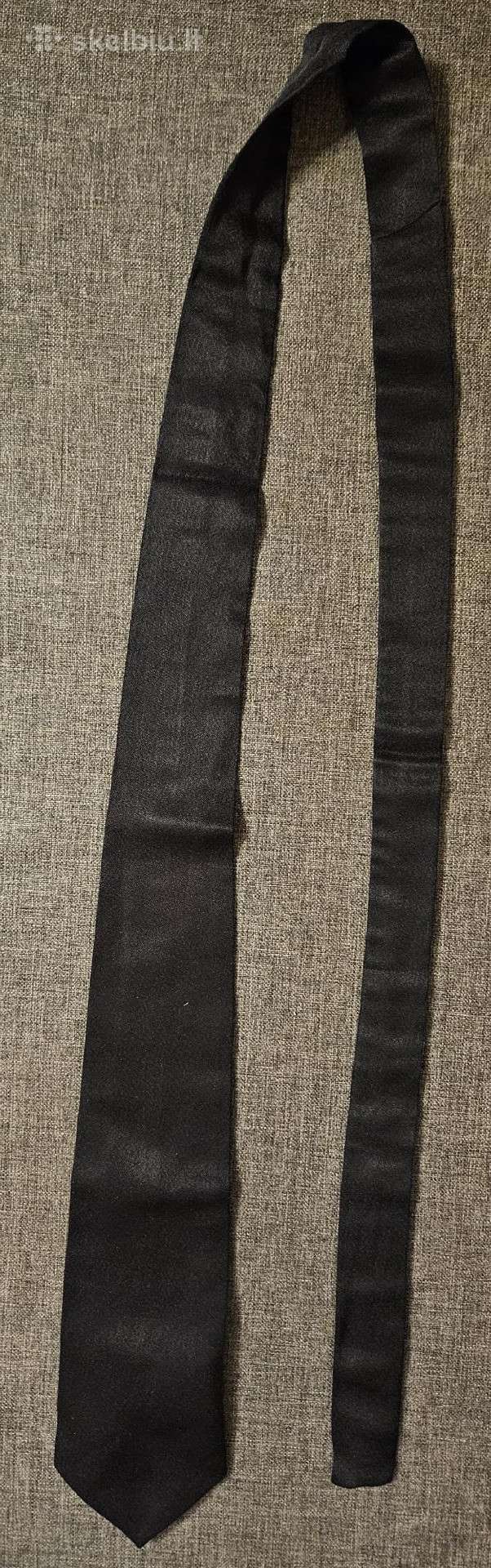 Kaklaraistis juodas, ilgis-1,30m., plotis-8cm.