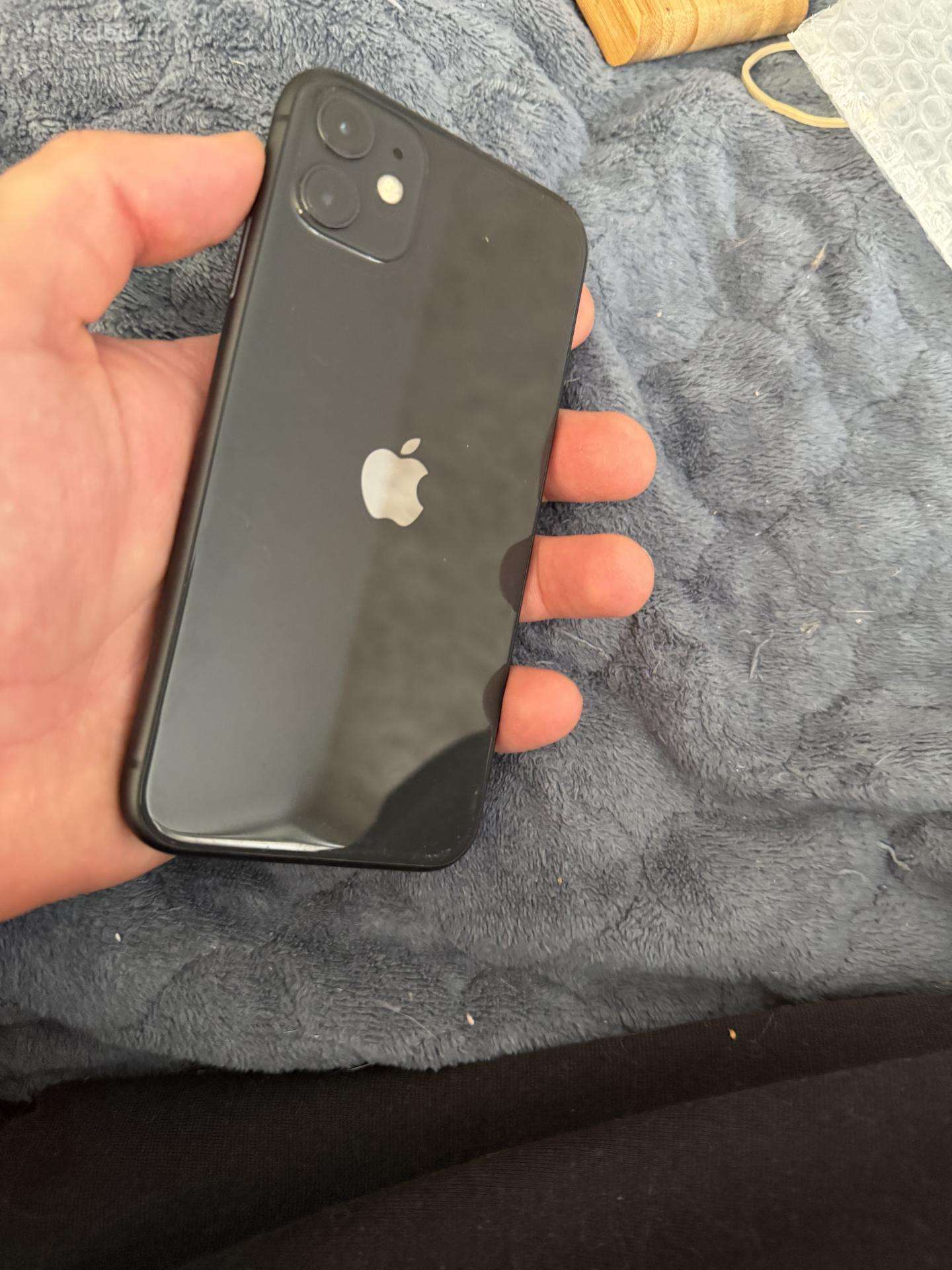 iPhone 11