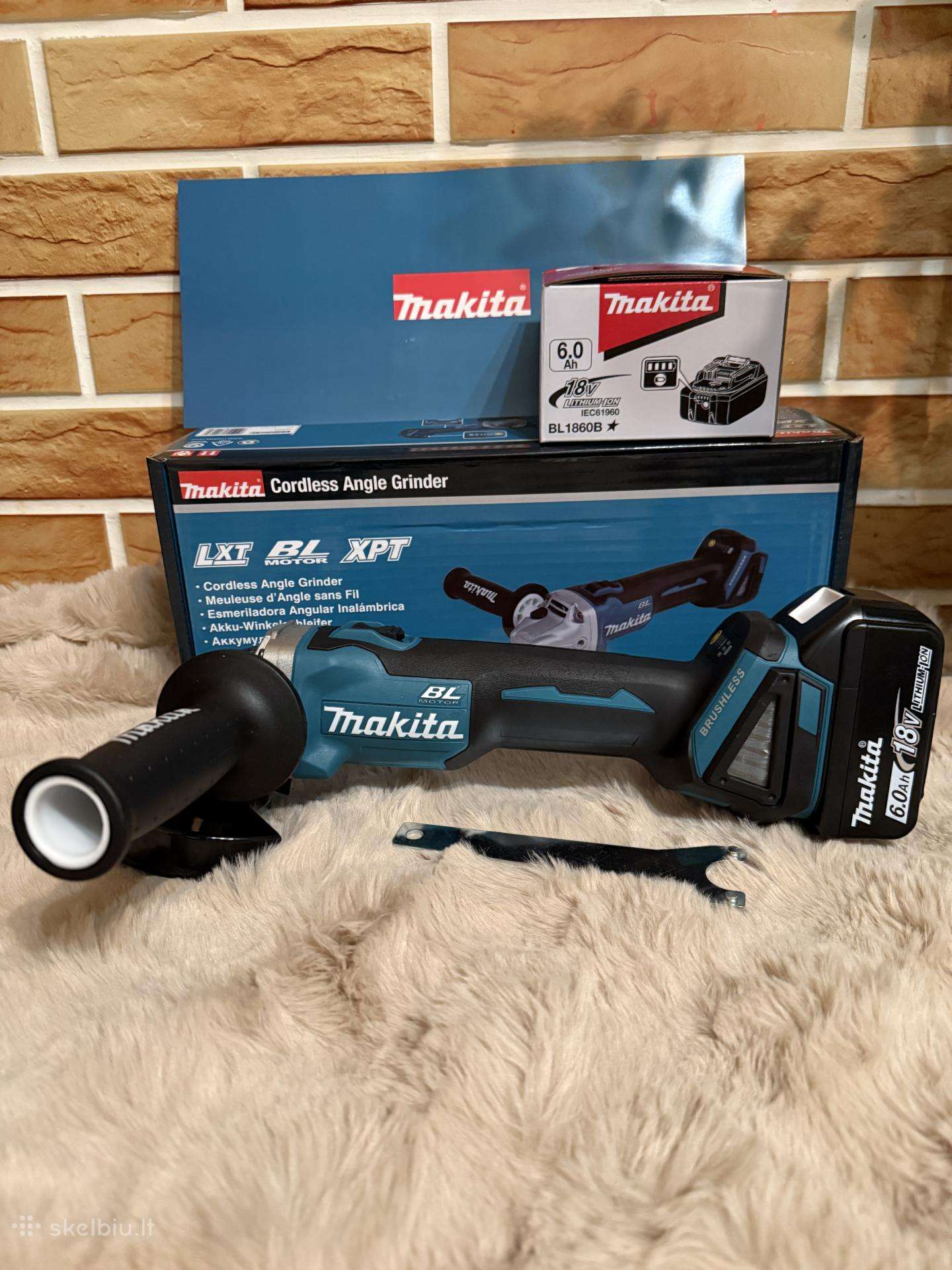 Makita Dga504 (Kampinis Šlifuoklis) (Naujas)