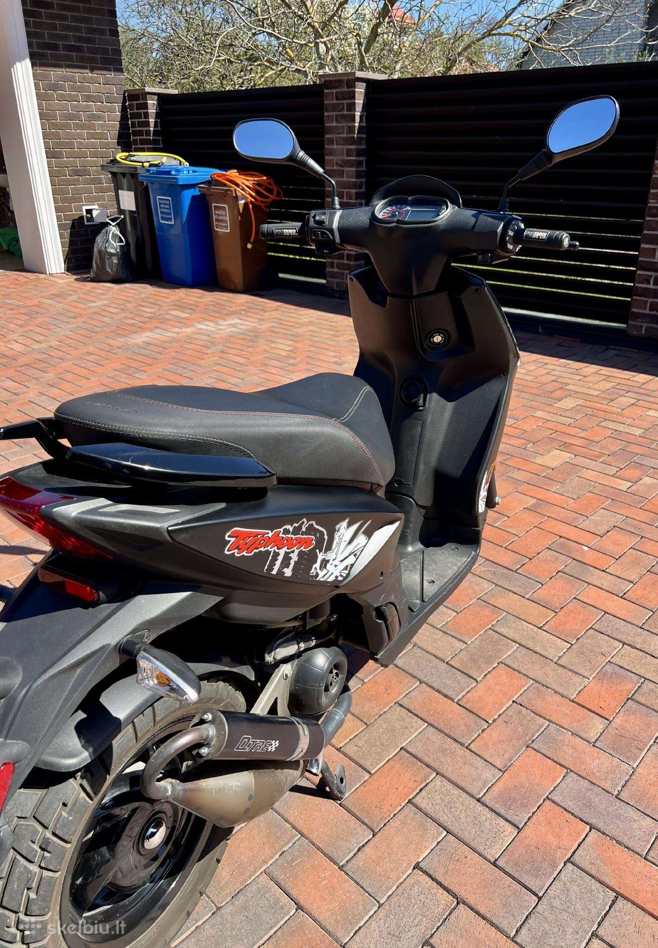 Piaggio Typhoon 50cc, scooters / mopeds
