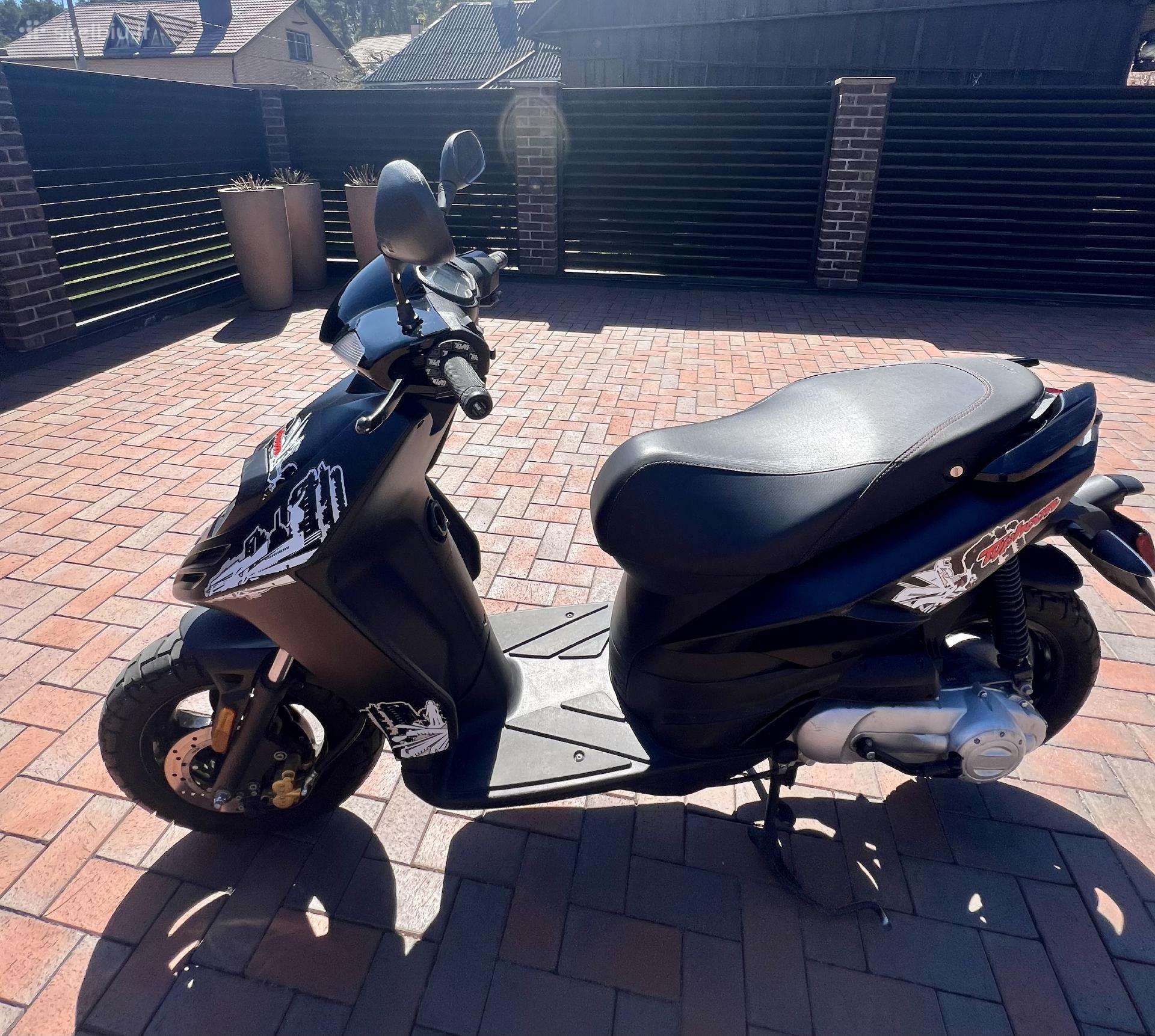 Piaggio Typhoon 50cc, scooters / mopeds