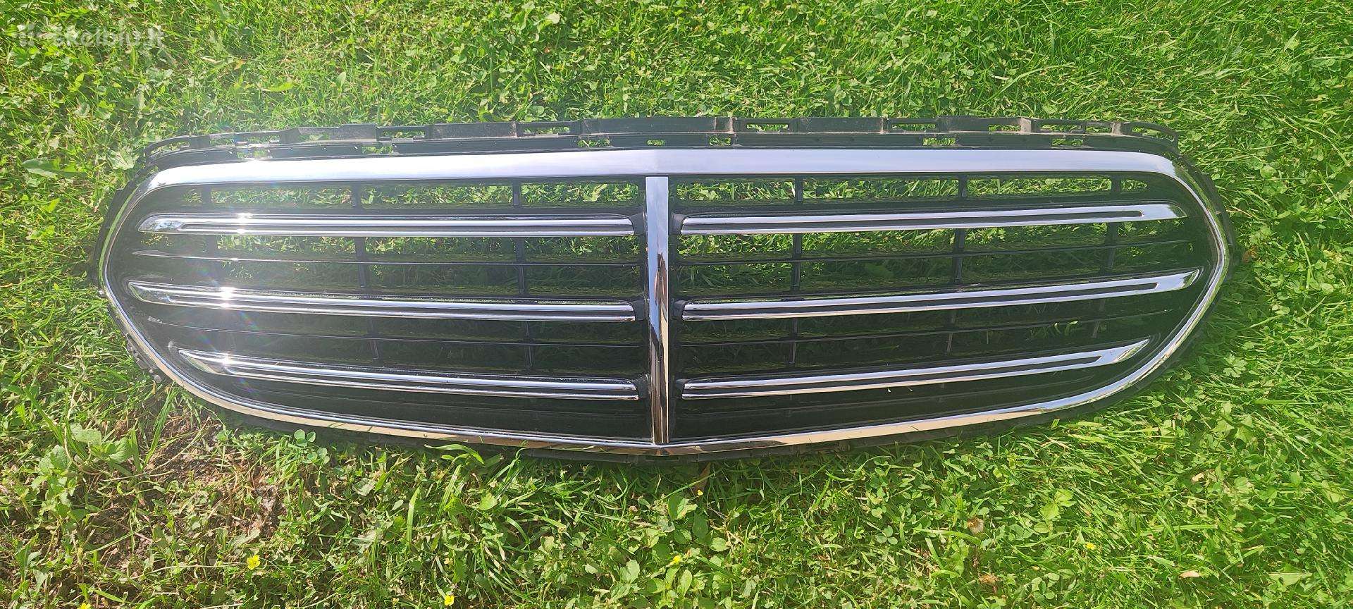Mercedes Benz W213 A2138809703 grotelės