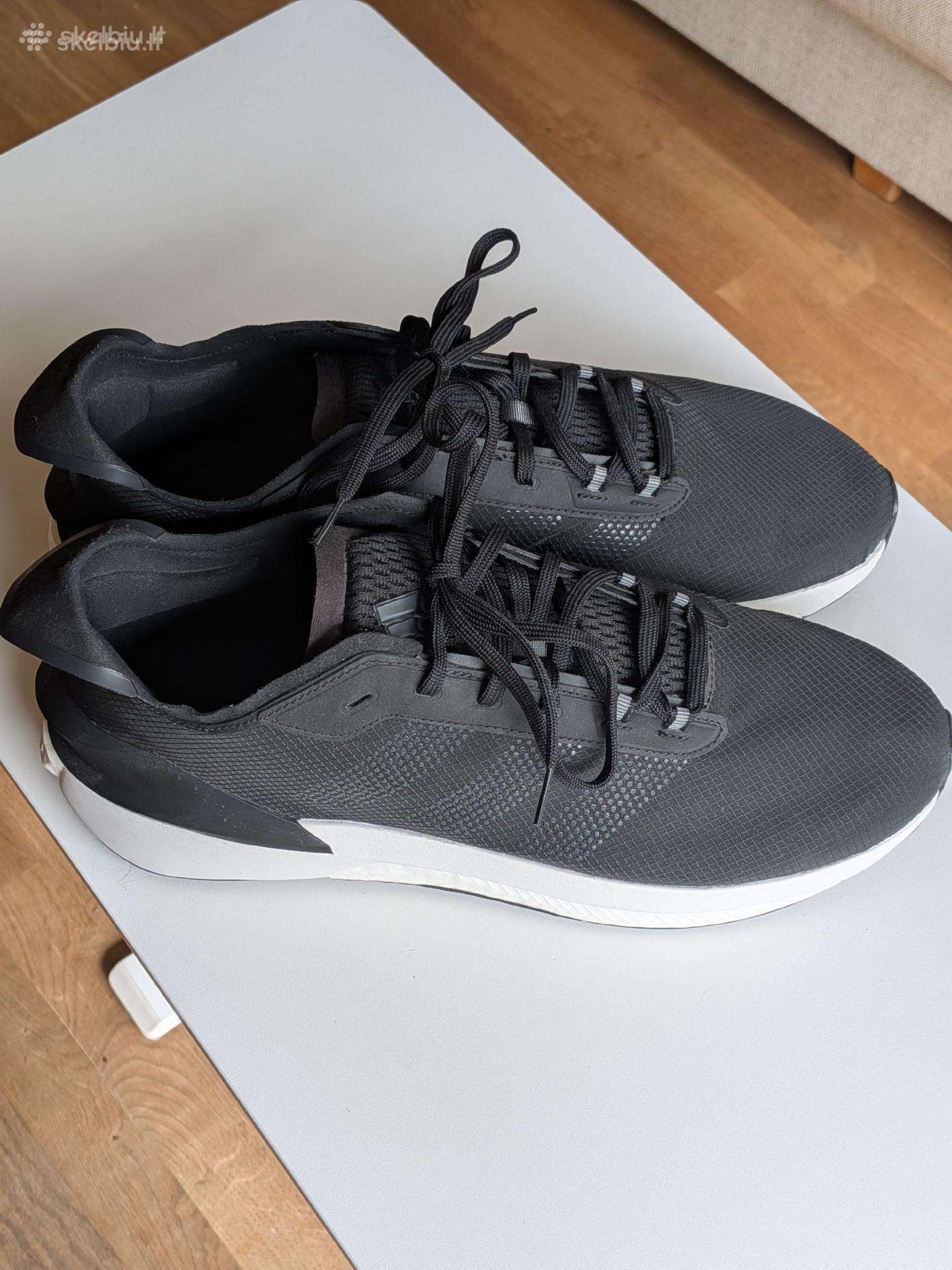 Nauji Adidas Avryn juodi sportbačiai (46 2/3 d.)