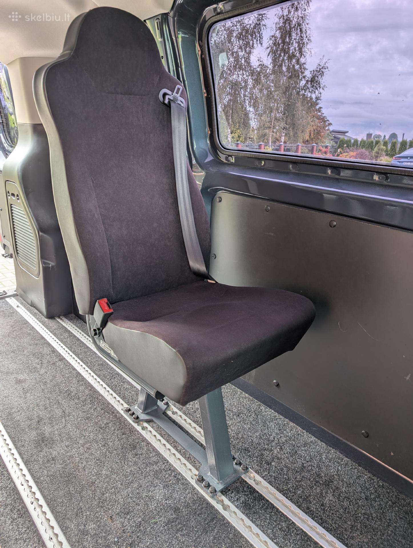 Parduodama Ford Transit Custom keleivinė sėdynė