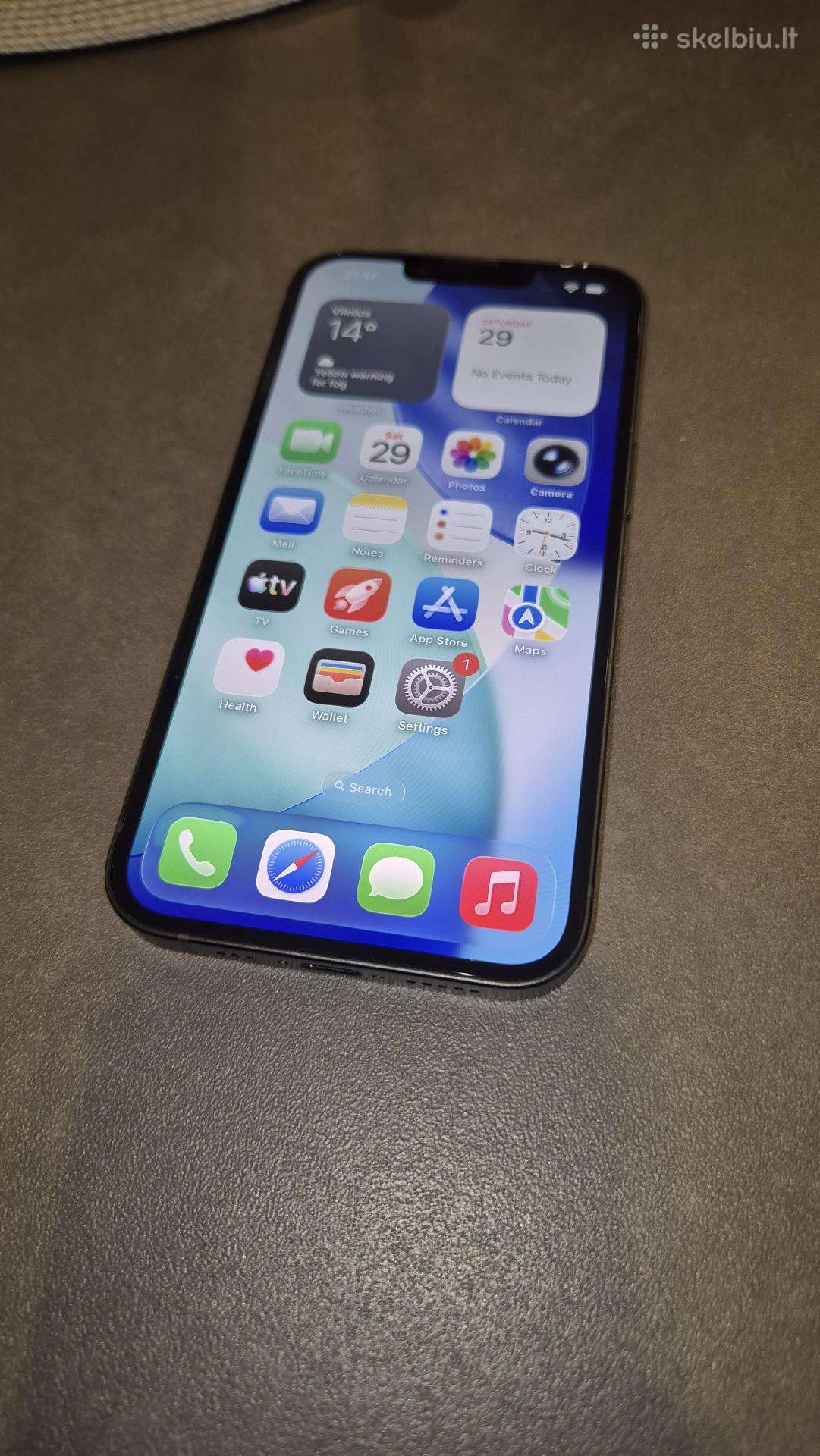 iPhone 16e