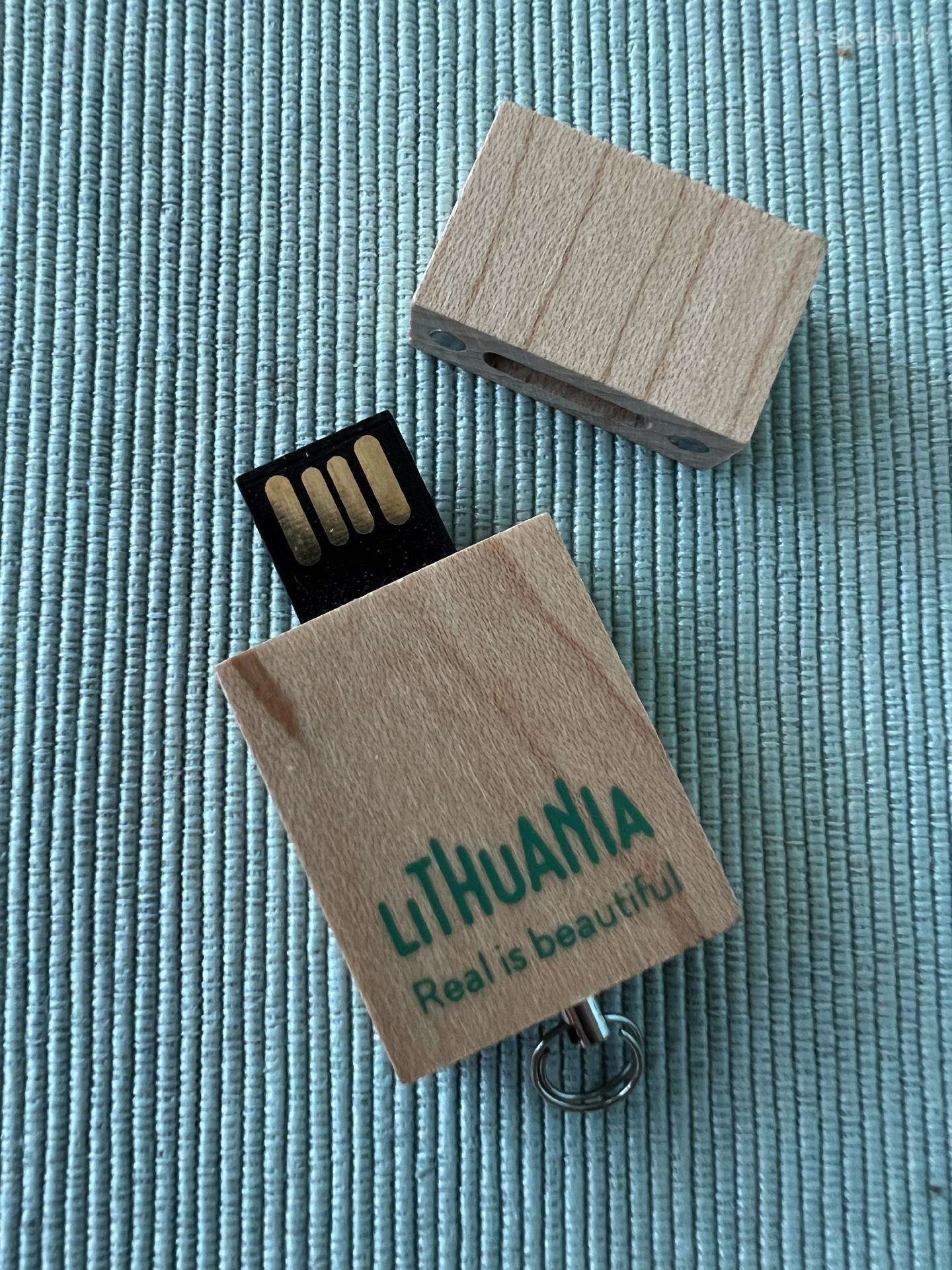Usb 2.0 atmintukas 8gb medinis suvenyras Lithuania