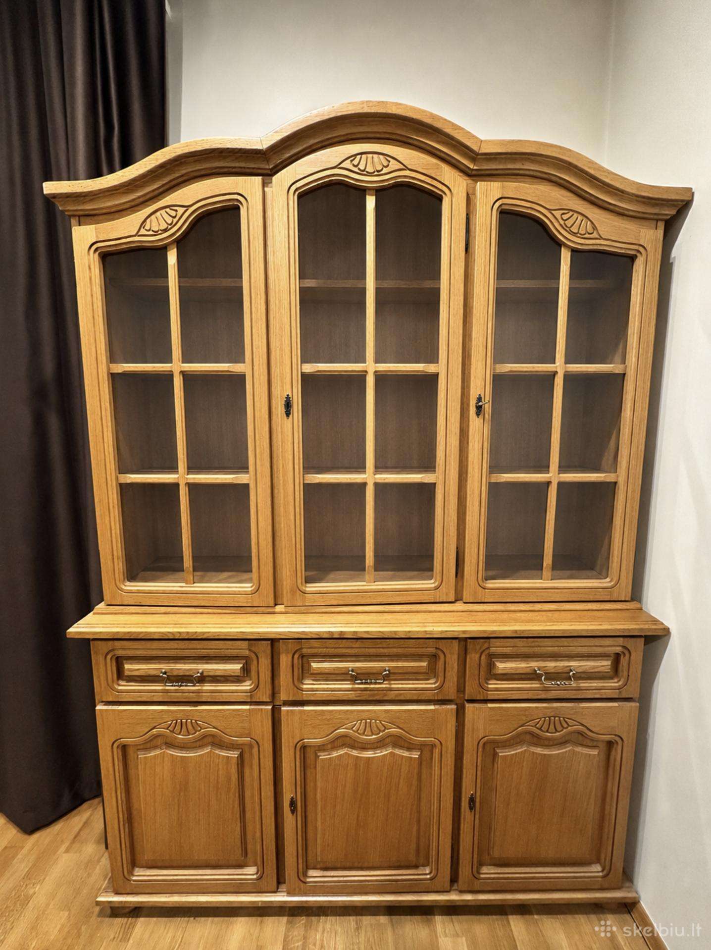 Ornamentuota ąžuolinė indauja
