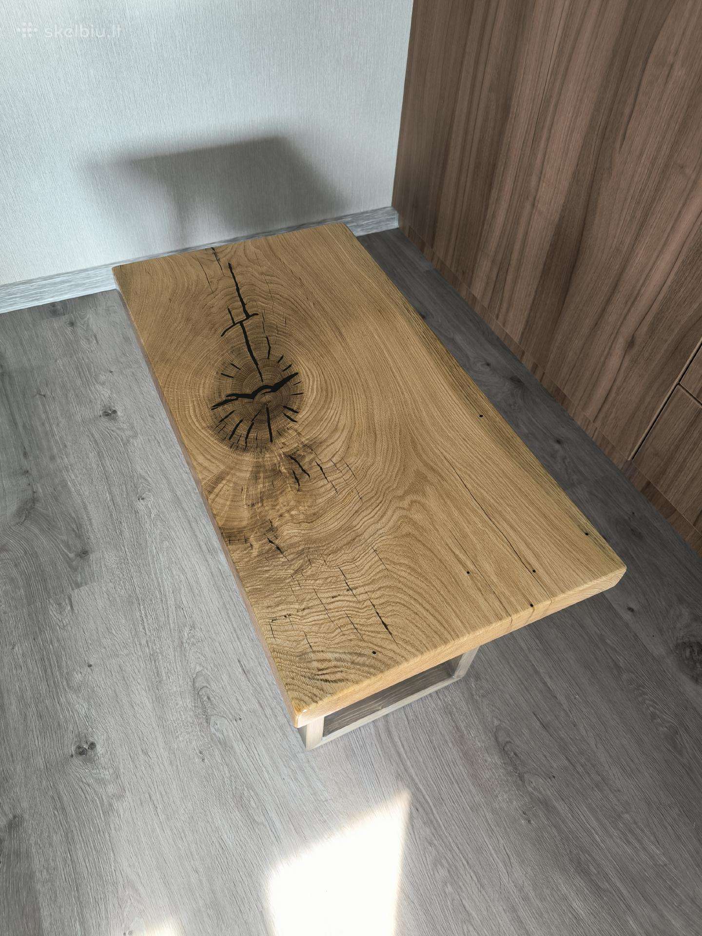 Kavos staliukai iš ąžuolo masyvo medienos