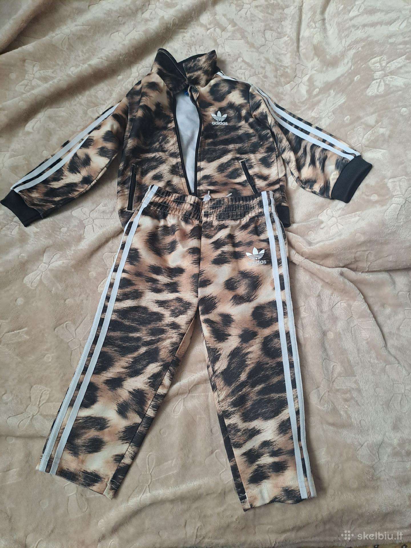 Vaikiškas adidas kostiumėlis