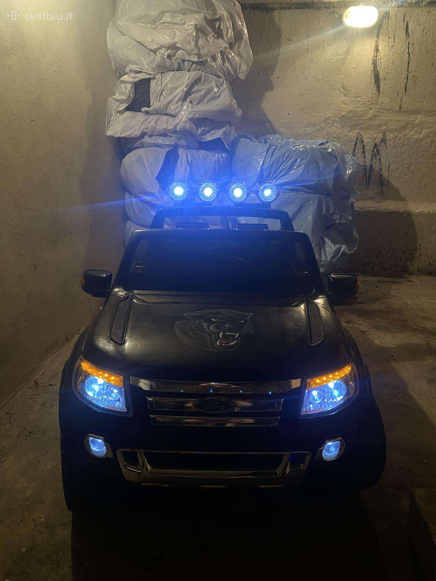 Vaikiškas Ford Ranger elektrinis automobilis