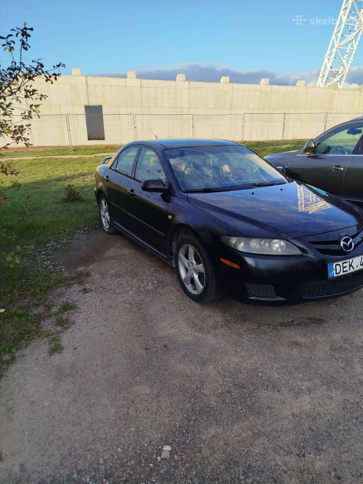 Parduodama mazda, naujos padangos, variklio defekt