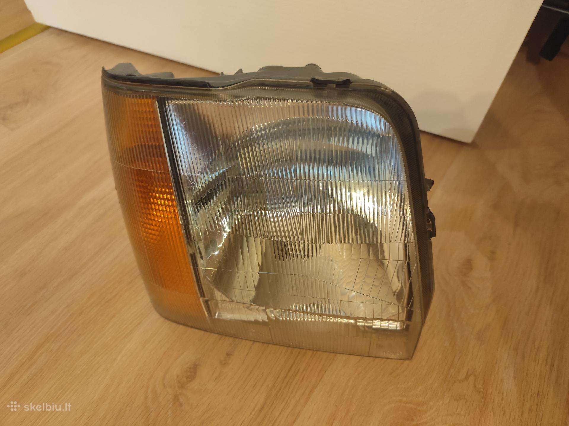 Suzuki Wagon R+ 1998 dešinys priekinis žibintas