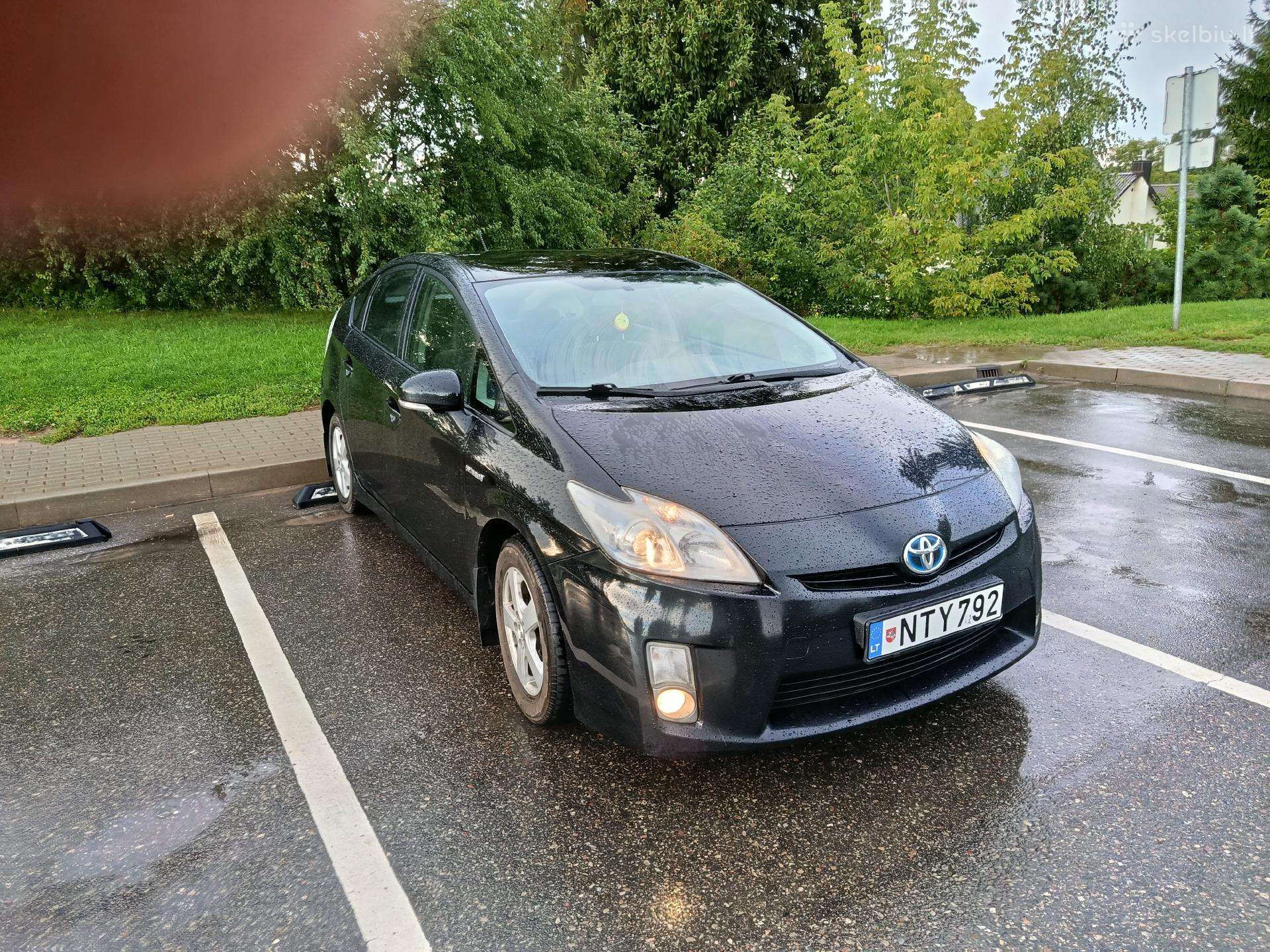 Toyota Prius, Хэтчбек