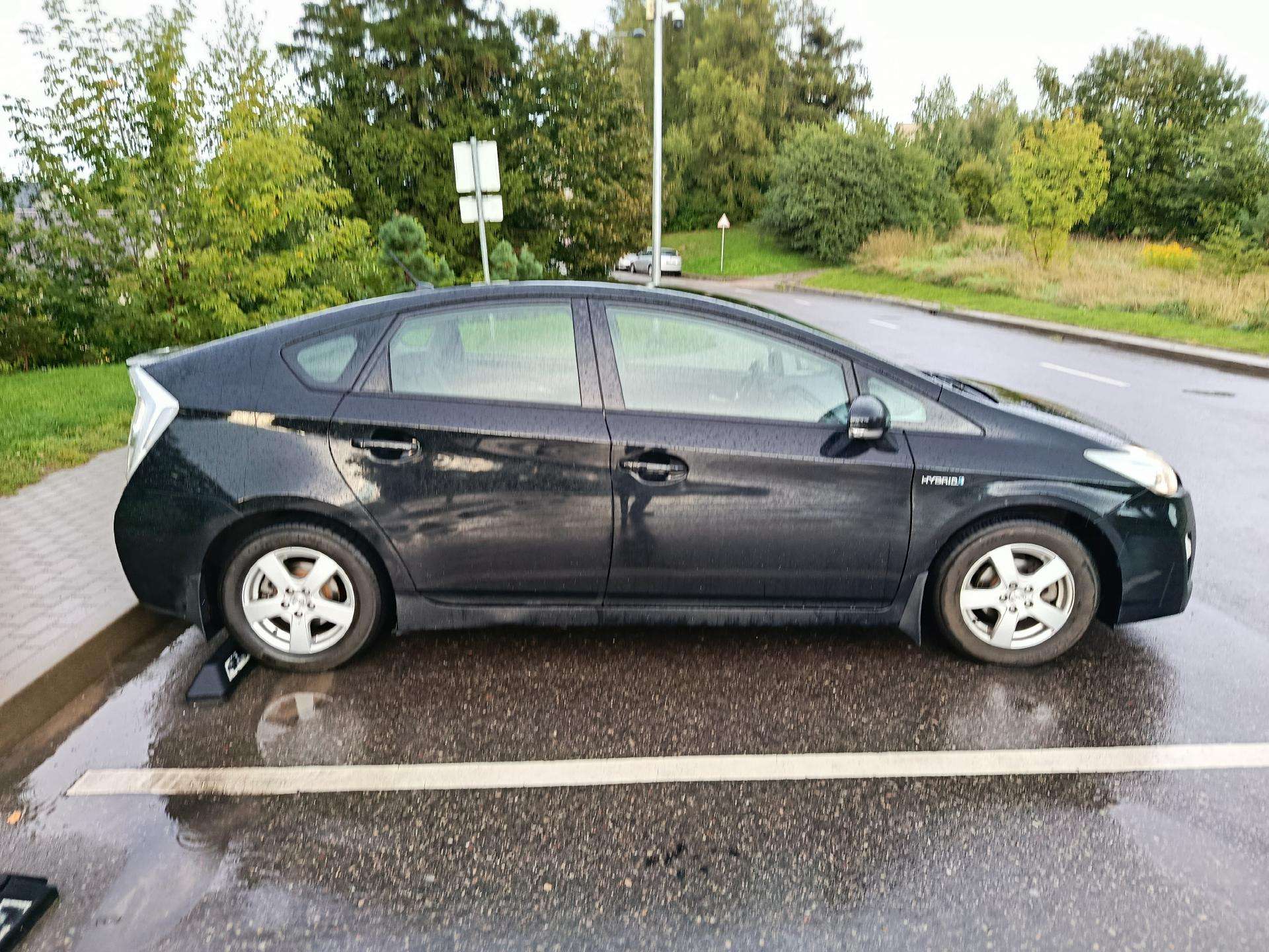 Toyota Prius, Хэтчбек